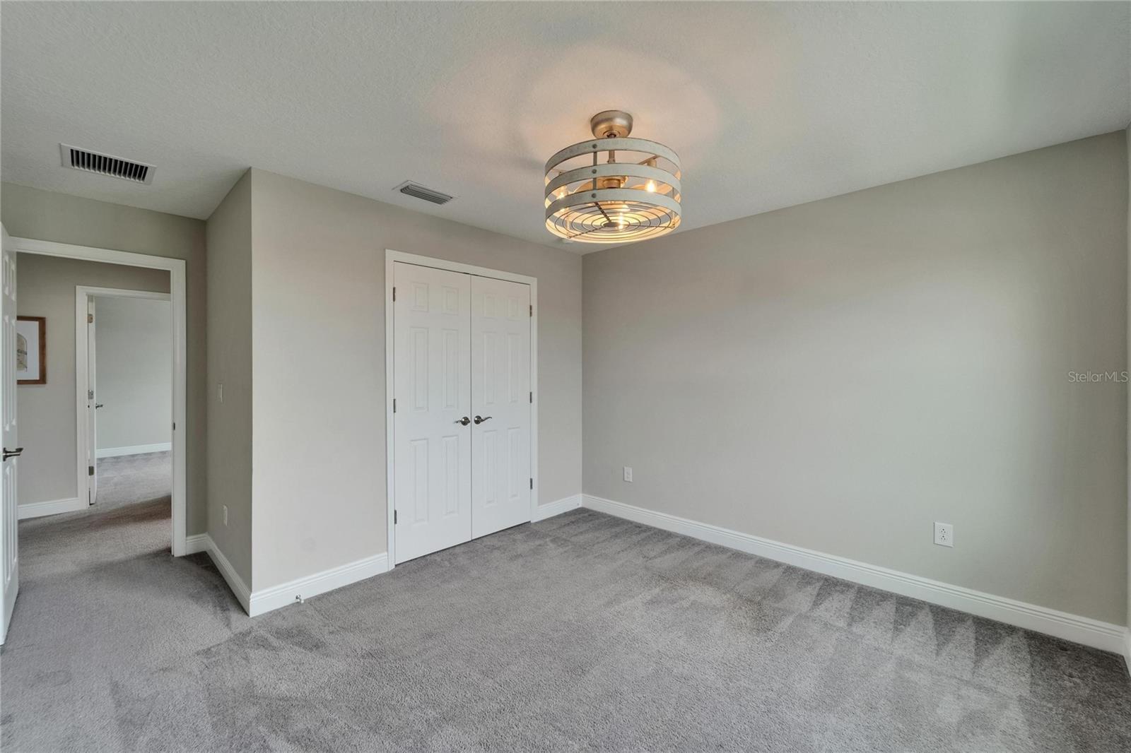 Listing photo id 49 for 5601 Limelight Drive