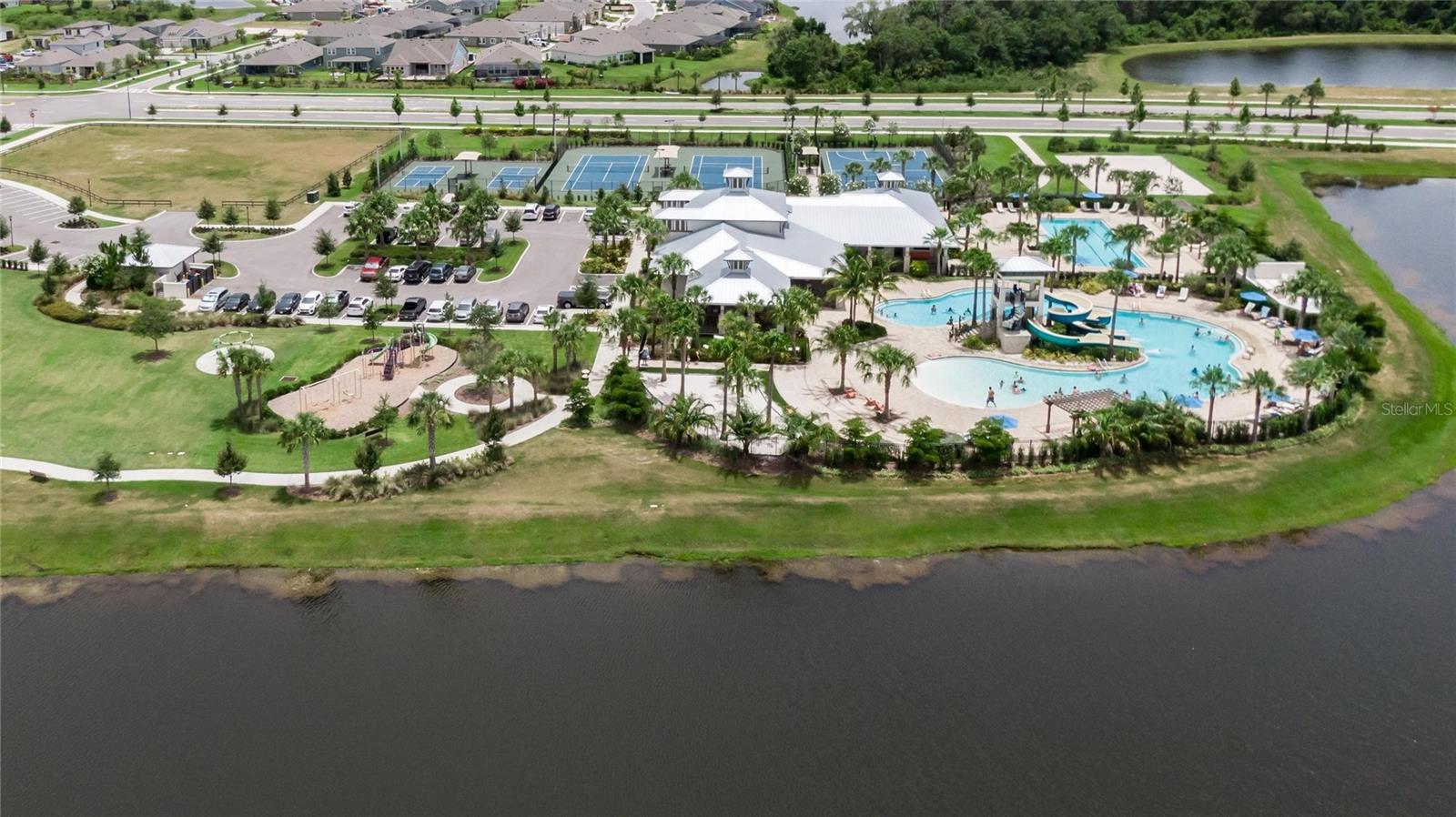 Listing photo id 72 for 5601 Limelight Drive