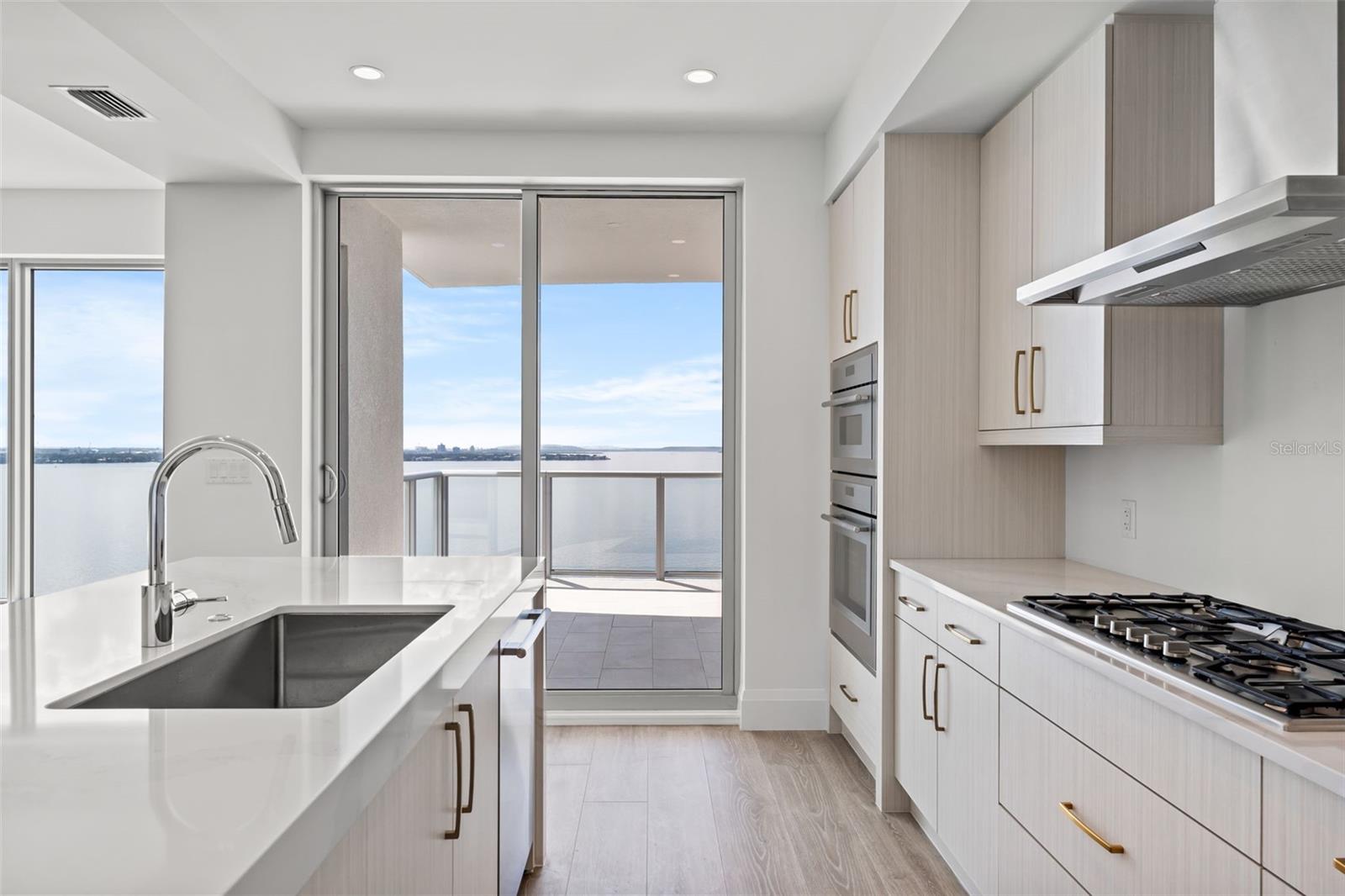 Image 10 of 92 For 2910 Barcelona Street 1502