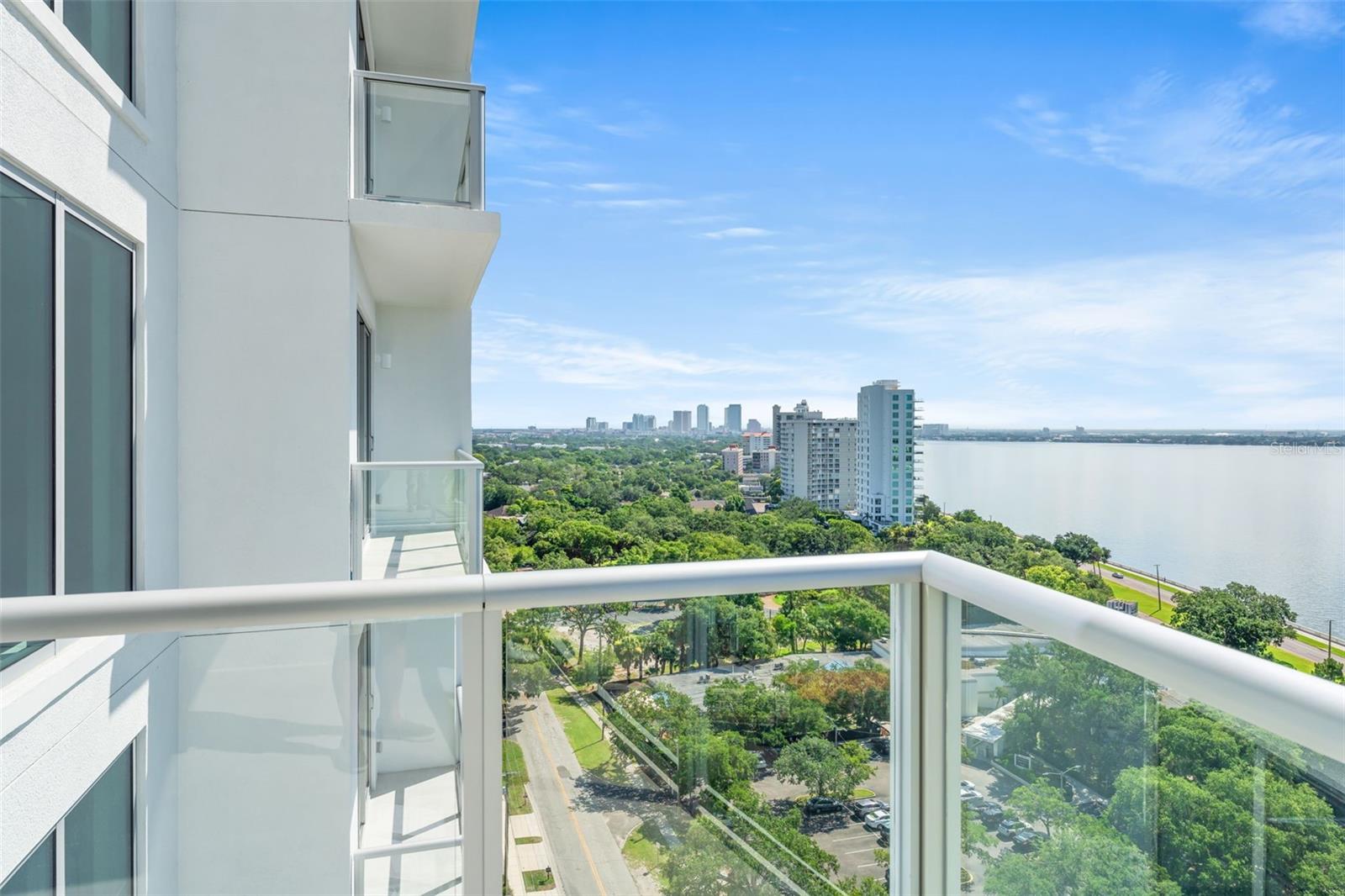 Image 13 of 92 For 2910 Barcelona Street 1502
