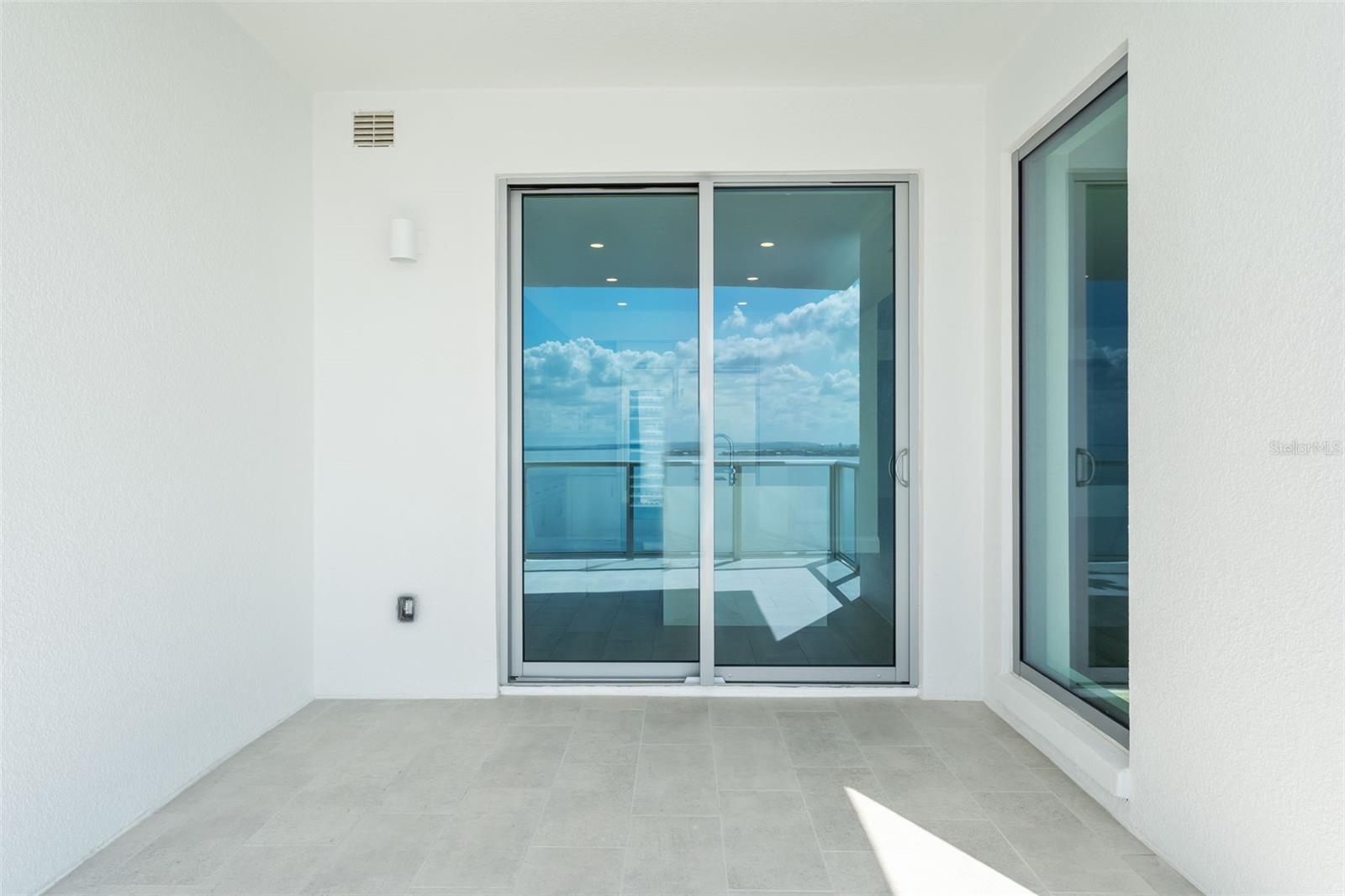 Image 14 of 92 For 2910 Barcelona Street 1502