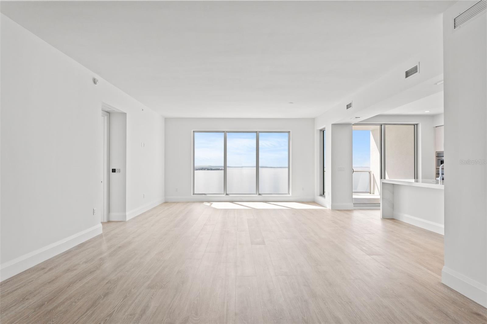 Image 16 of 92 For 2910 Barcelona Street 1502