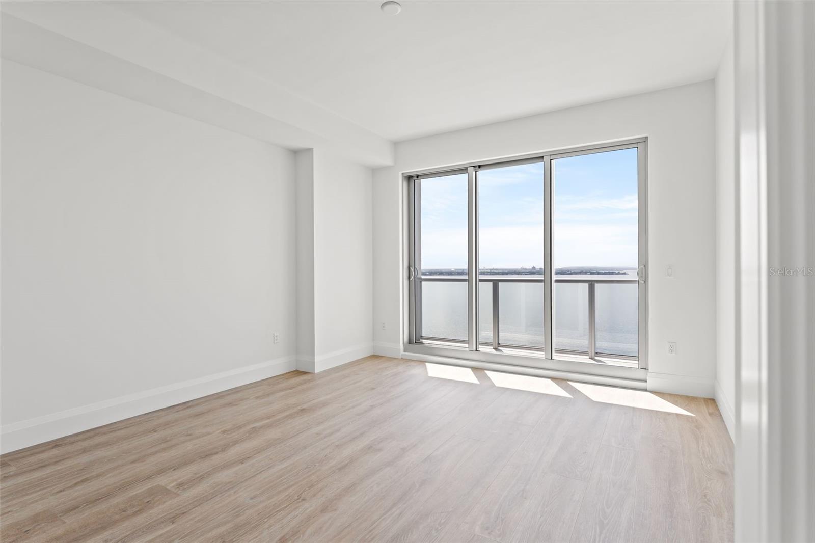 Image 18 of 92 For 2910 Barcelona Street 1502