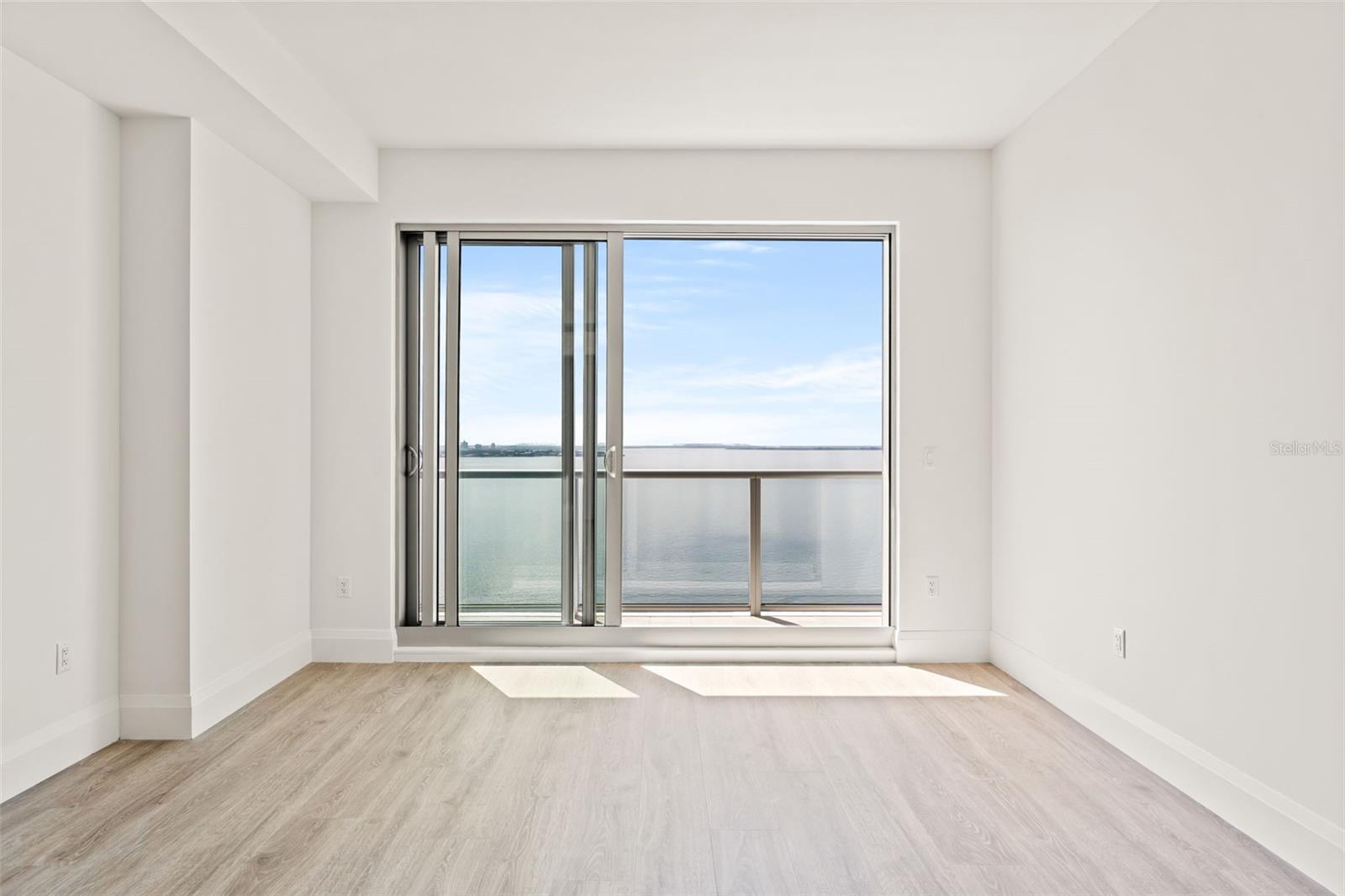 Image 20 of 92 For 2910 Barcelona Street 1502