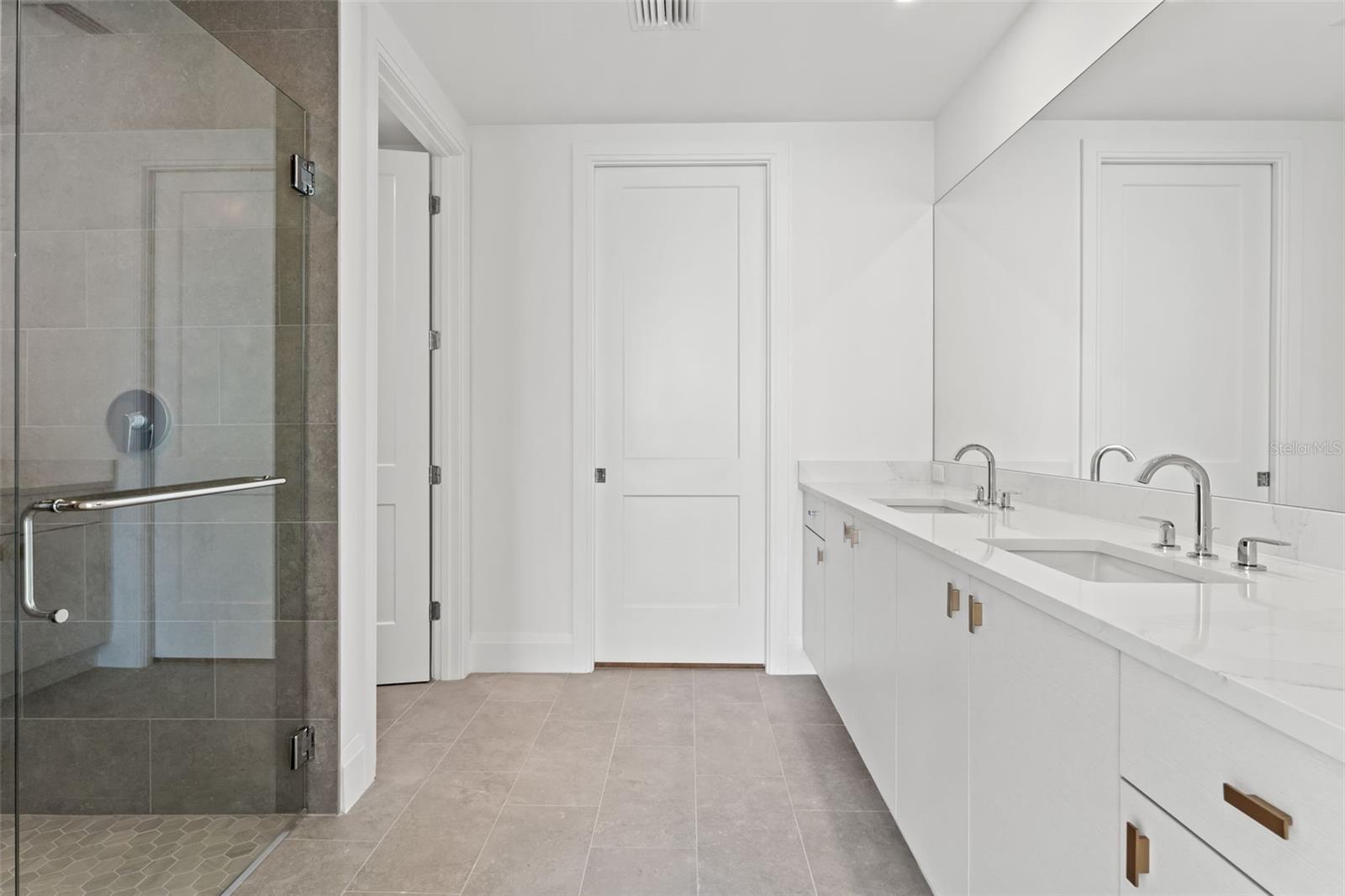 Image 24 of 92 For 2910 Barcelona Street 1502