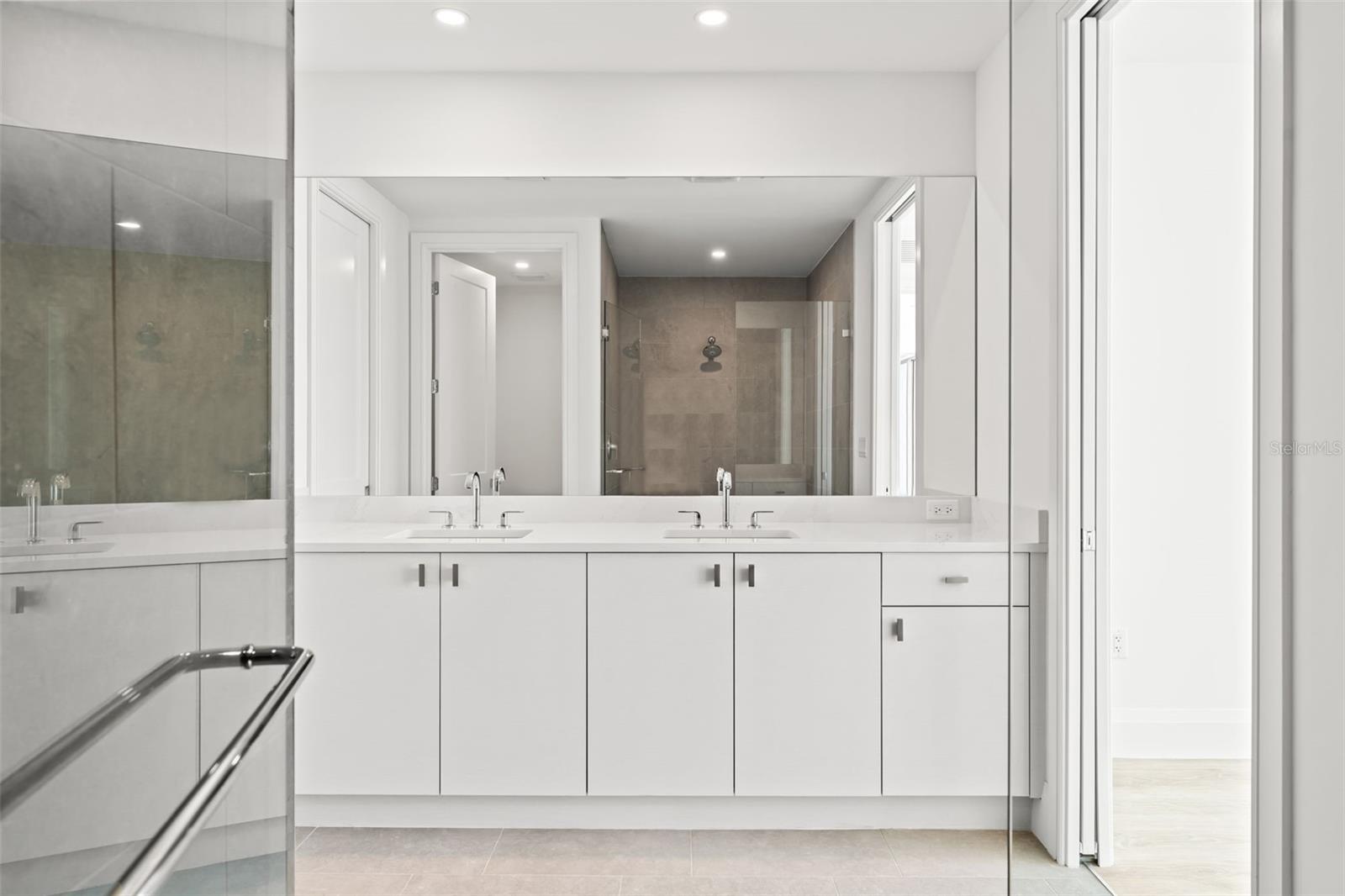 Image 25 of 92 For 2910 Barcelona Street 1502