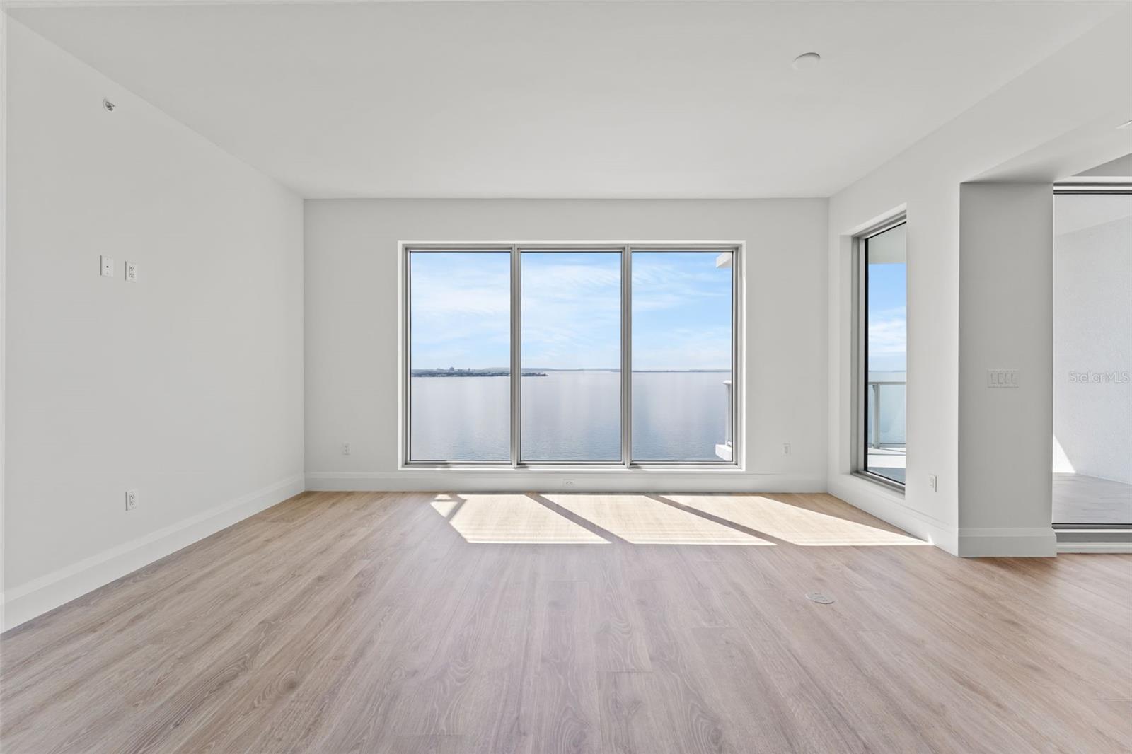 Image 31 of 92 For 2910 Barcelona Street 1502