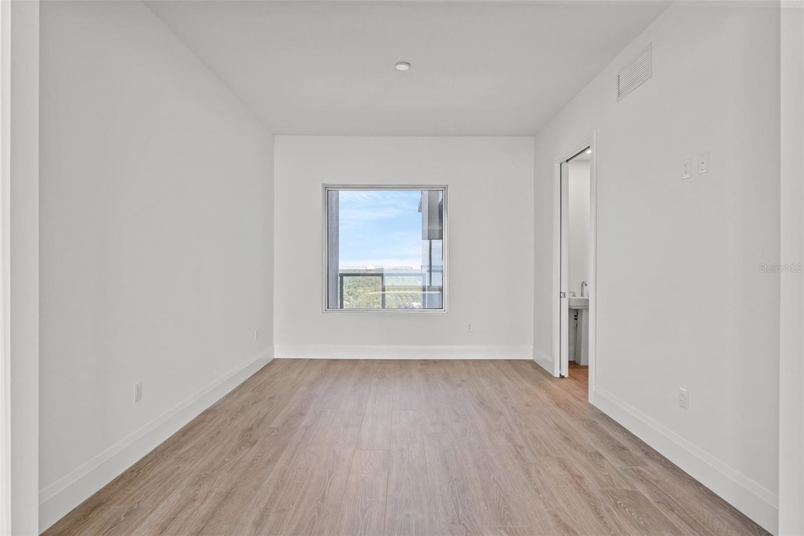 Image 32 of 92 For 2910 Barcelona Street 1502
