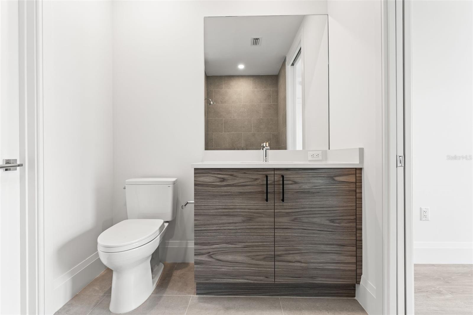Image 39 of 92 For 2910 Barcelona Street 1502