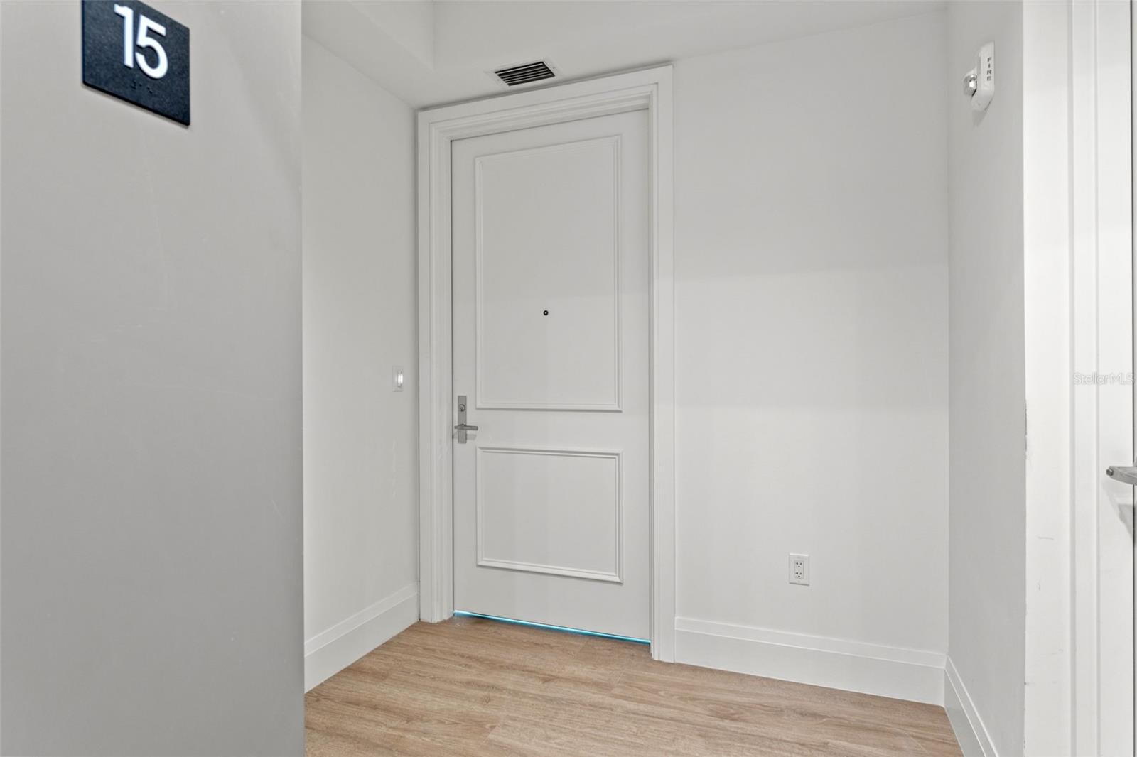 Image 43 of 92 For 2910 Barcelona Street 1502