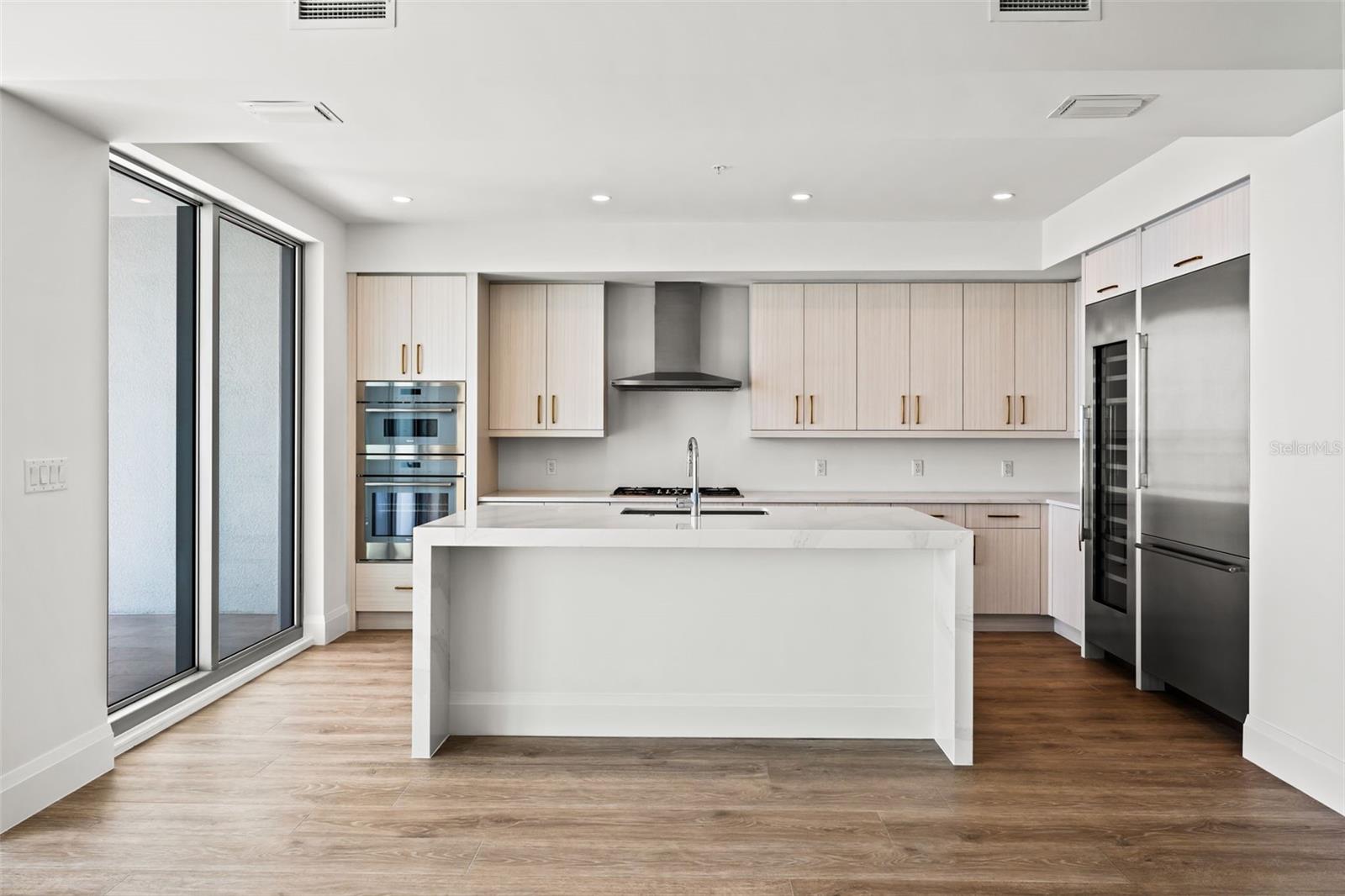 Image 5 of 92 For 2910 Barcelona Street 1502