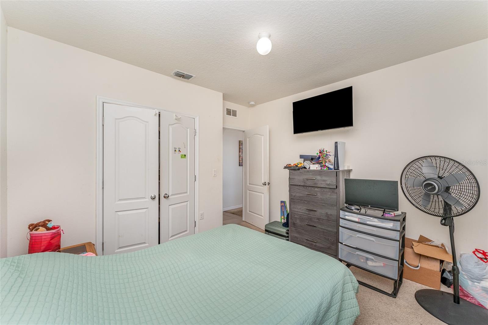 Image 16 of 41 For 5597 Forest Ridge Drive