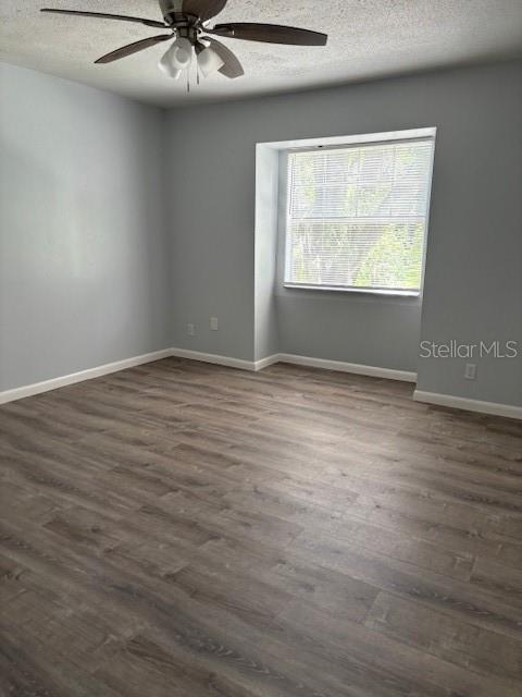 Listing photo id 6 for 6635 Congress Street