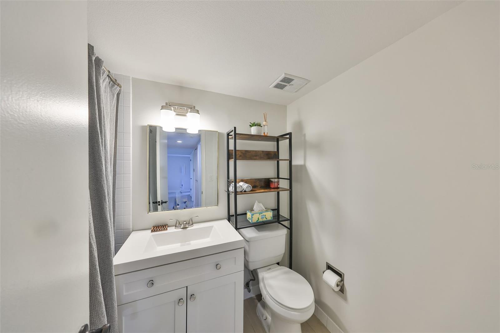 Image 33 of 39 For 880 Village Drive N 202