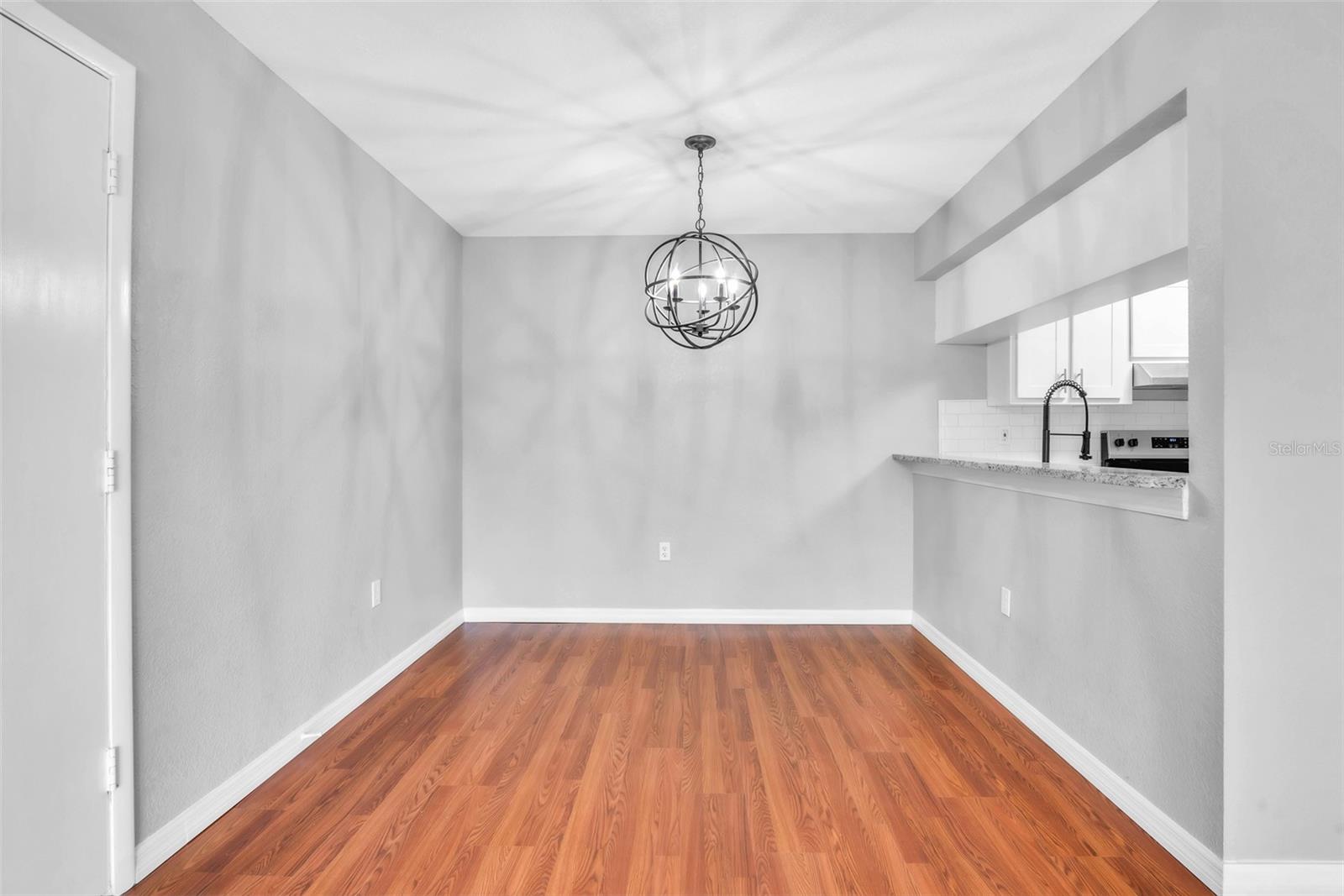 Image 11 of 55 For 3281 Beneva Road 202