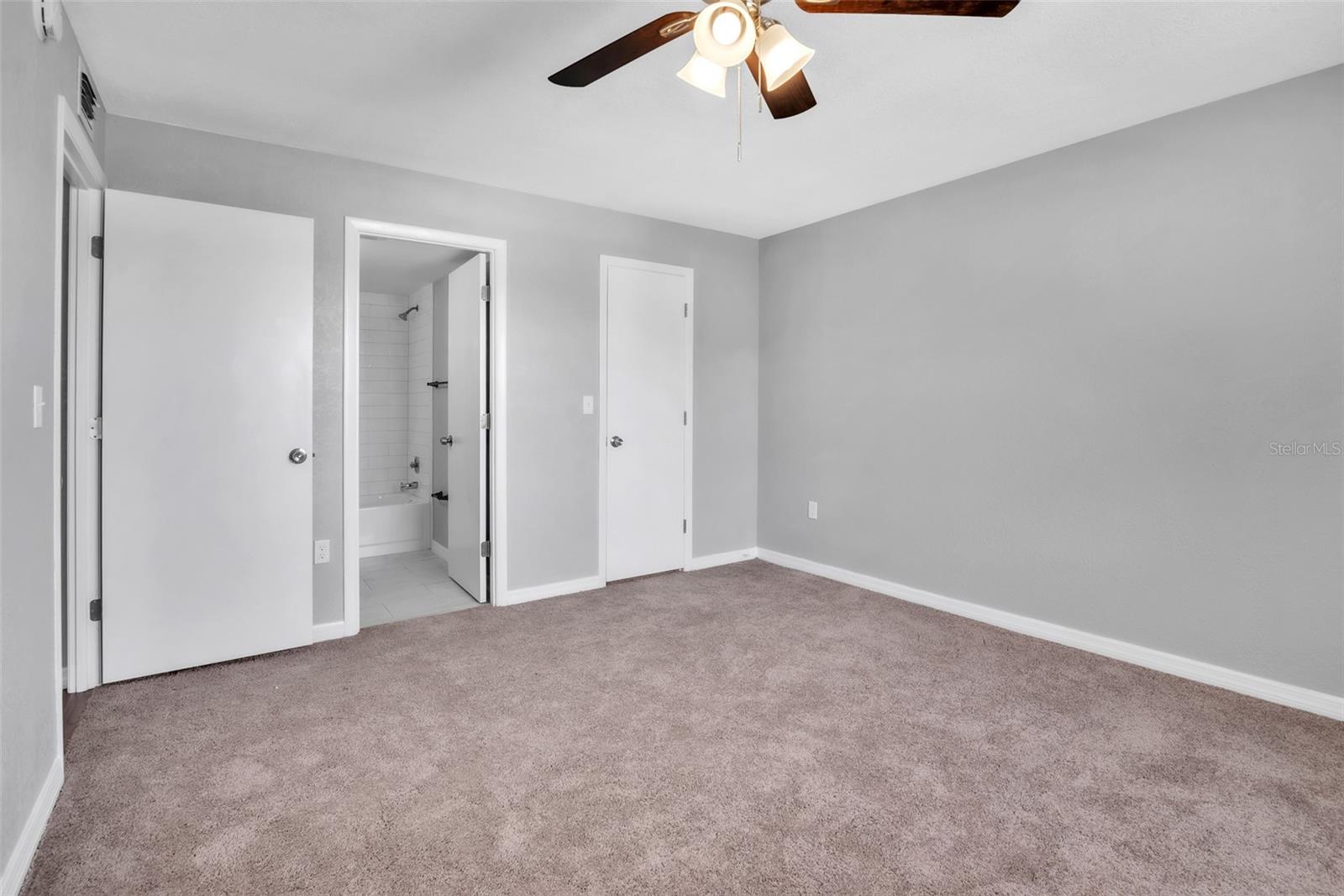 Image 21 of 55 For 3281 Beneva Road 202
