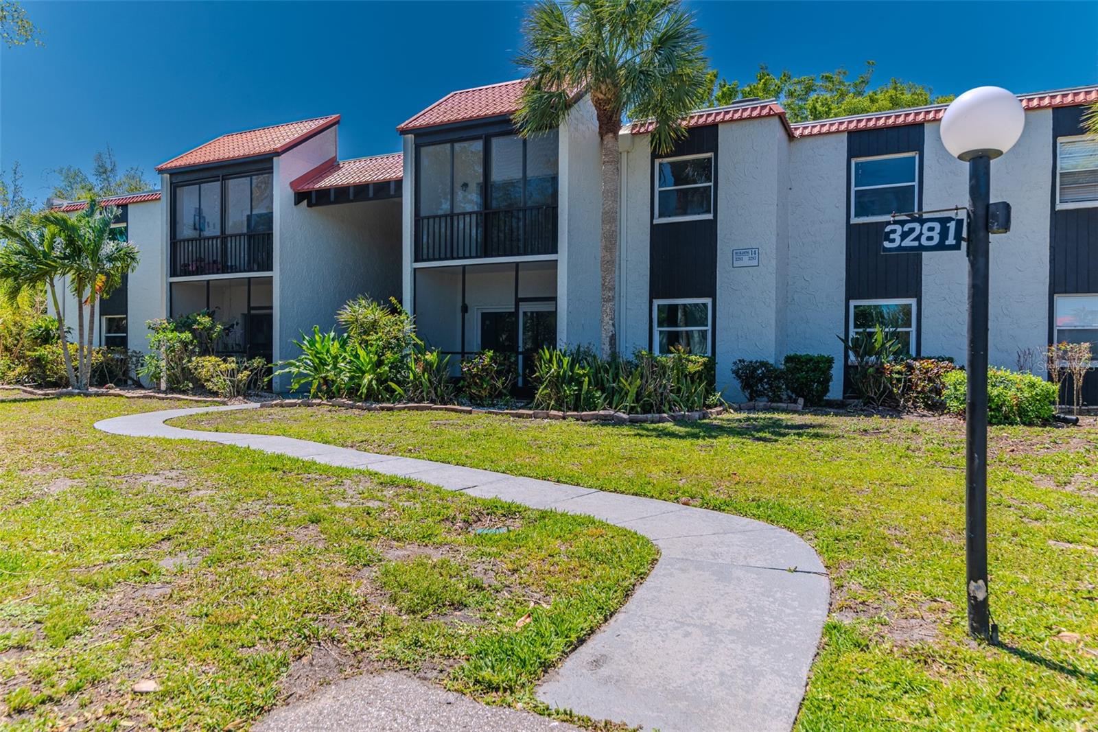 Image 32 of 55 For 3281 Beneva Road 202