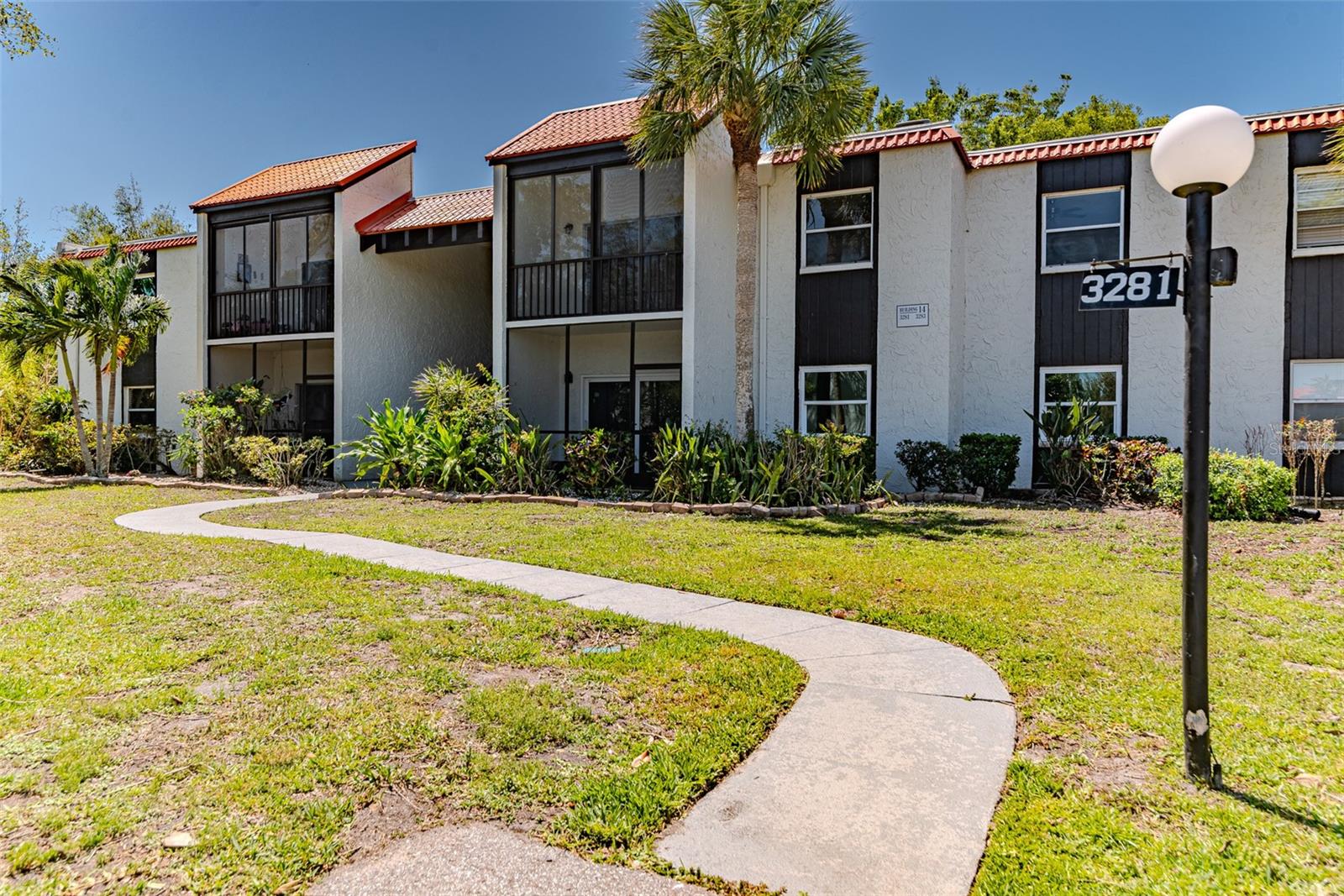 Image 33 of 55 For 3281 Beneva Road 202