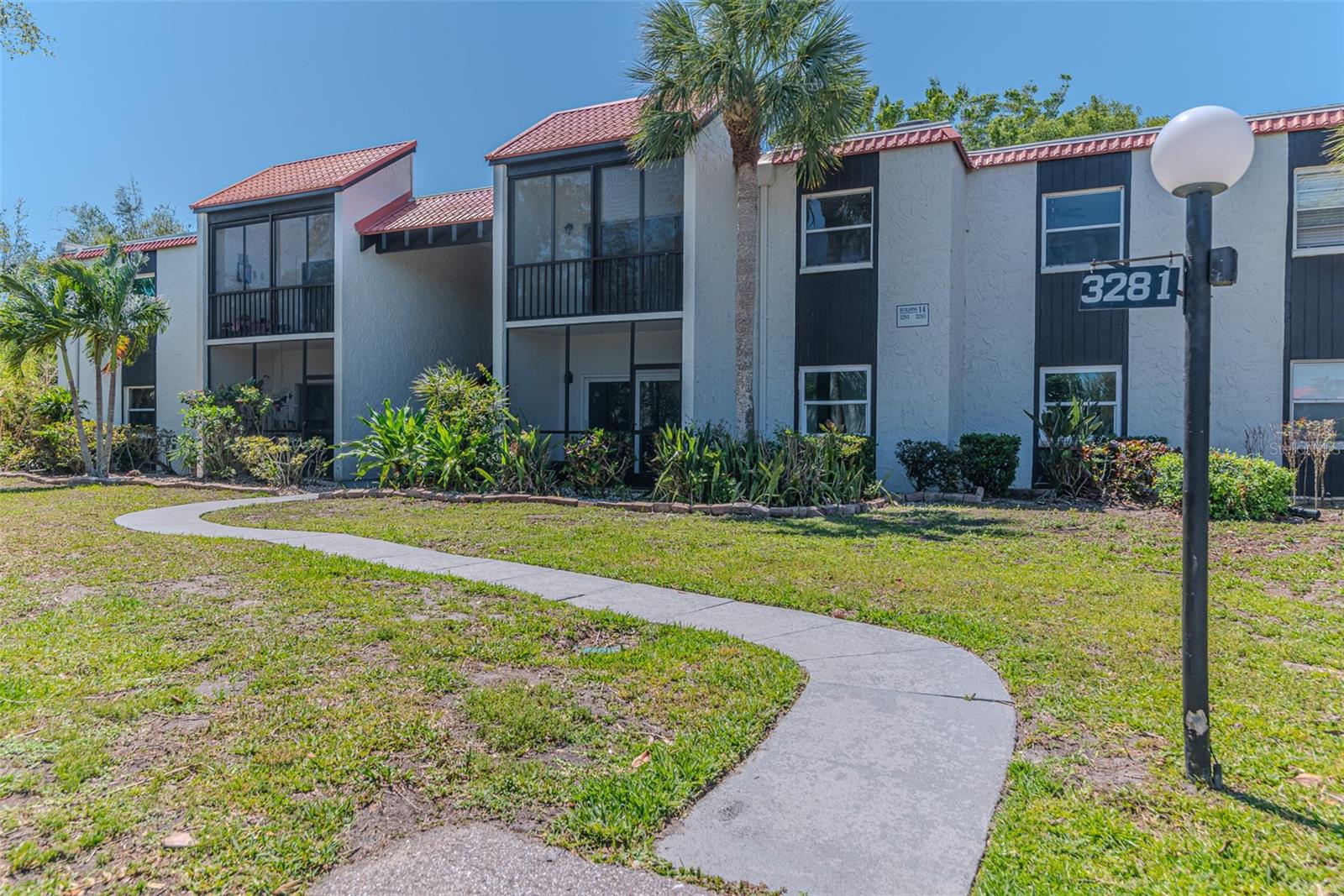 Image 34 of 55 For 3281 Beneva Road 202