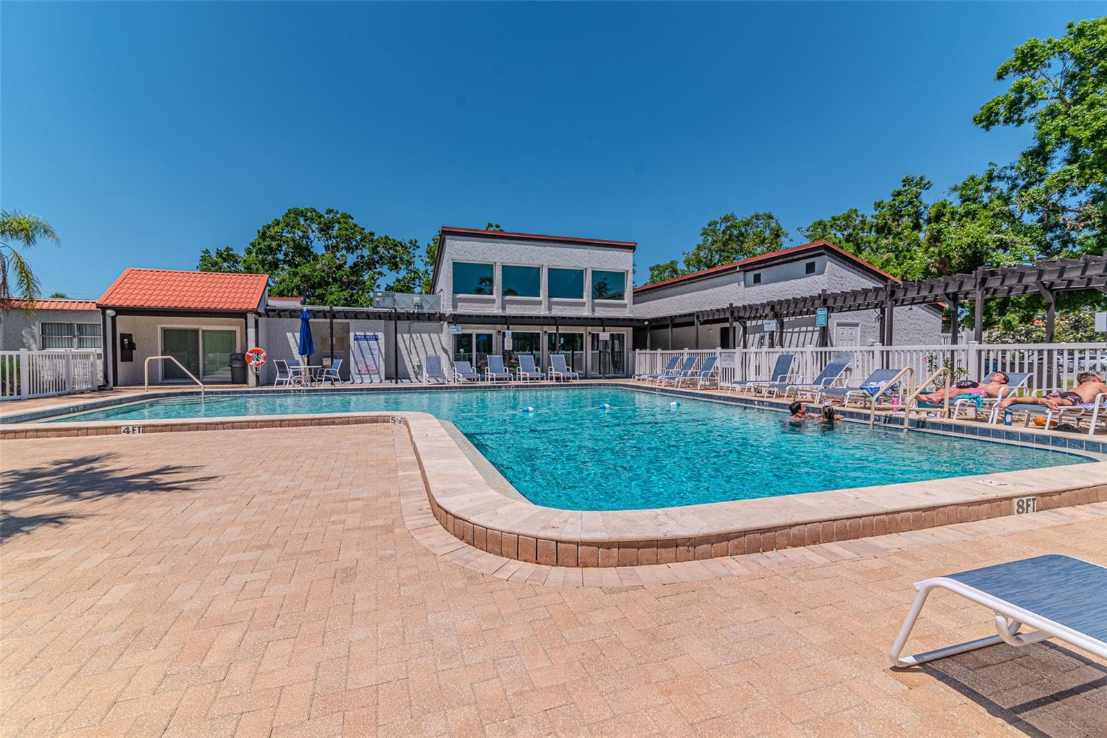 Image 41 of 55 For 3281 Beneva Road 202