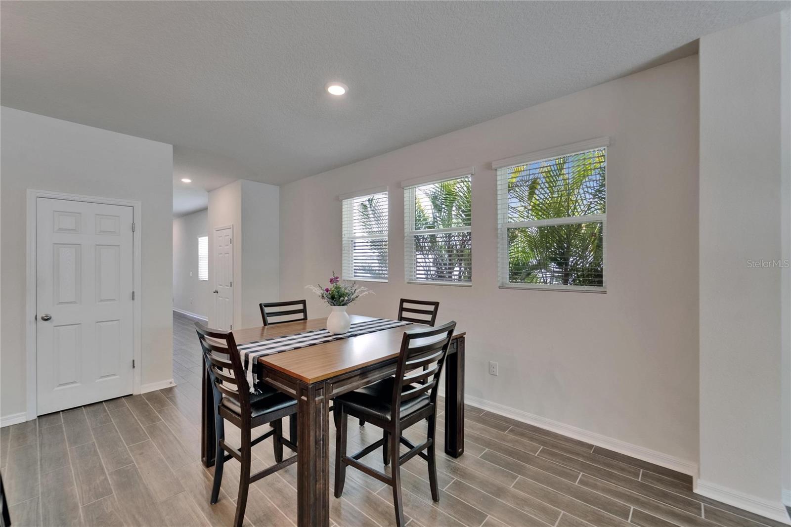 Image 18 of 91 For 7417 Sungold Meadow Court