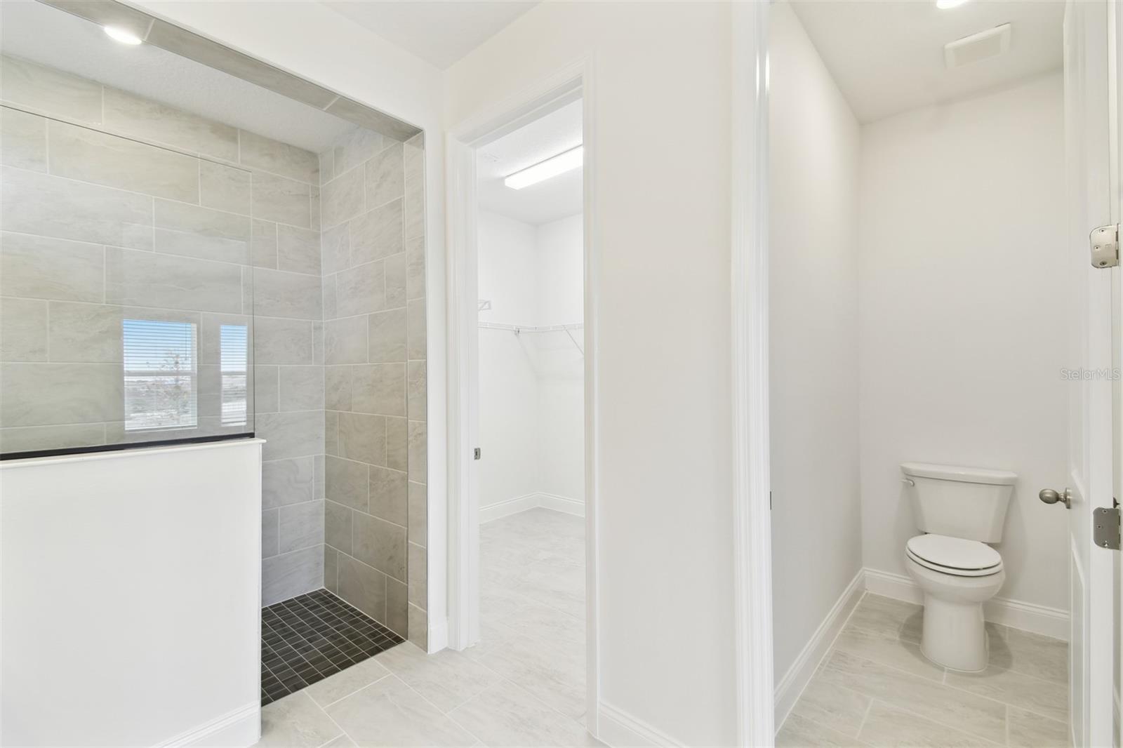 Image 23 of 37 For 16998 Cedar Valley Circle