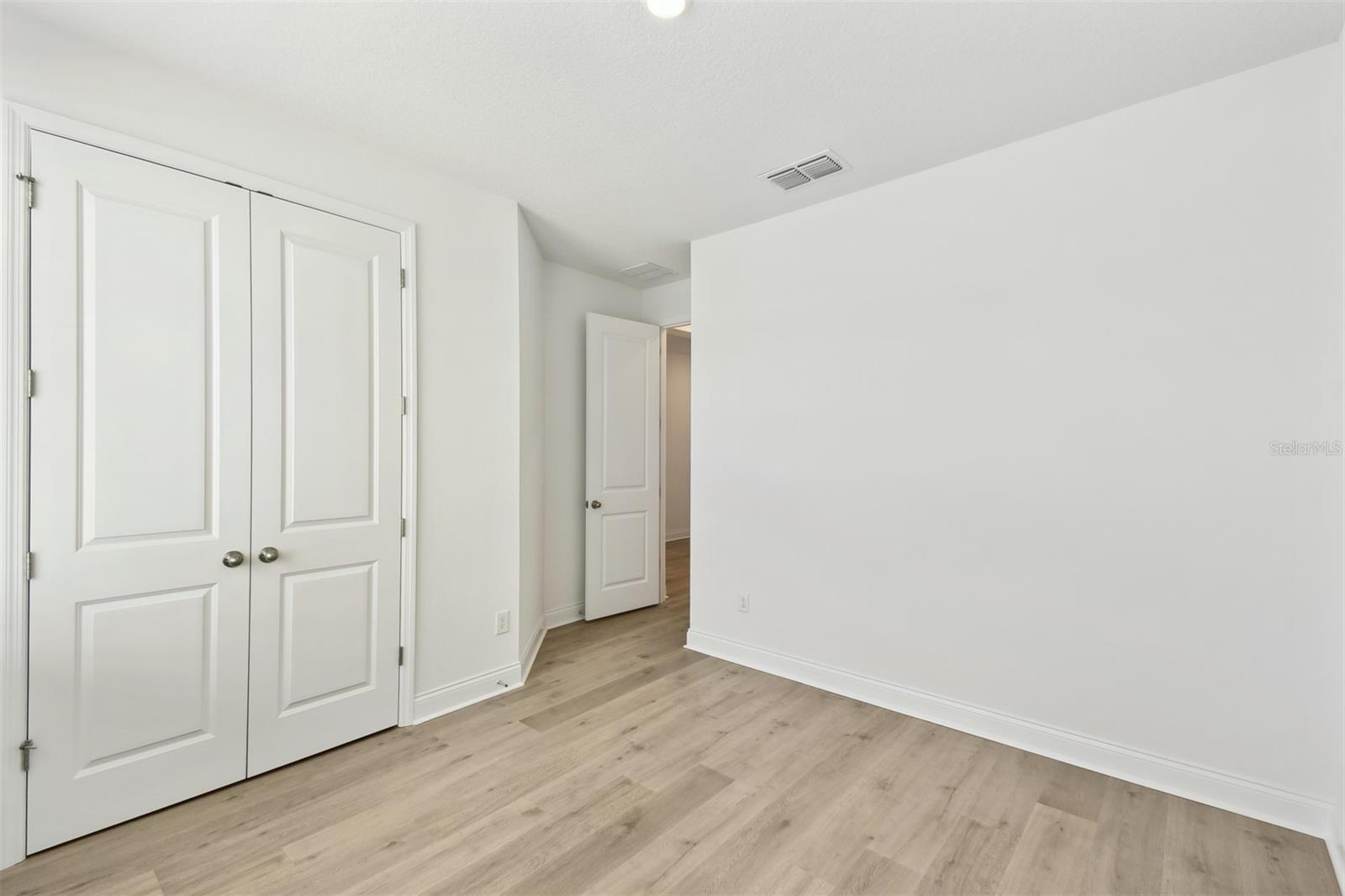 Image 27 of 37 For 16998 Cedar Valley Circle