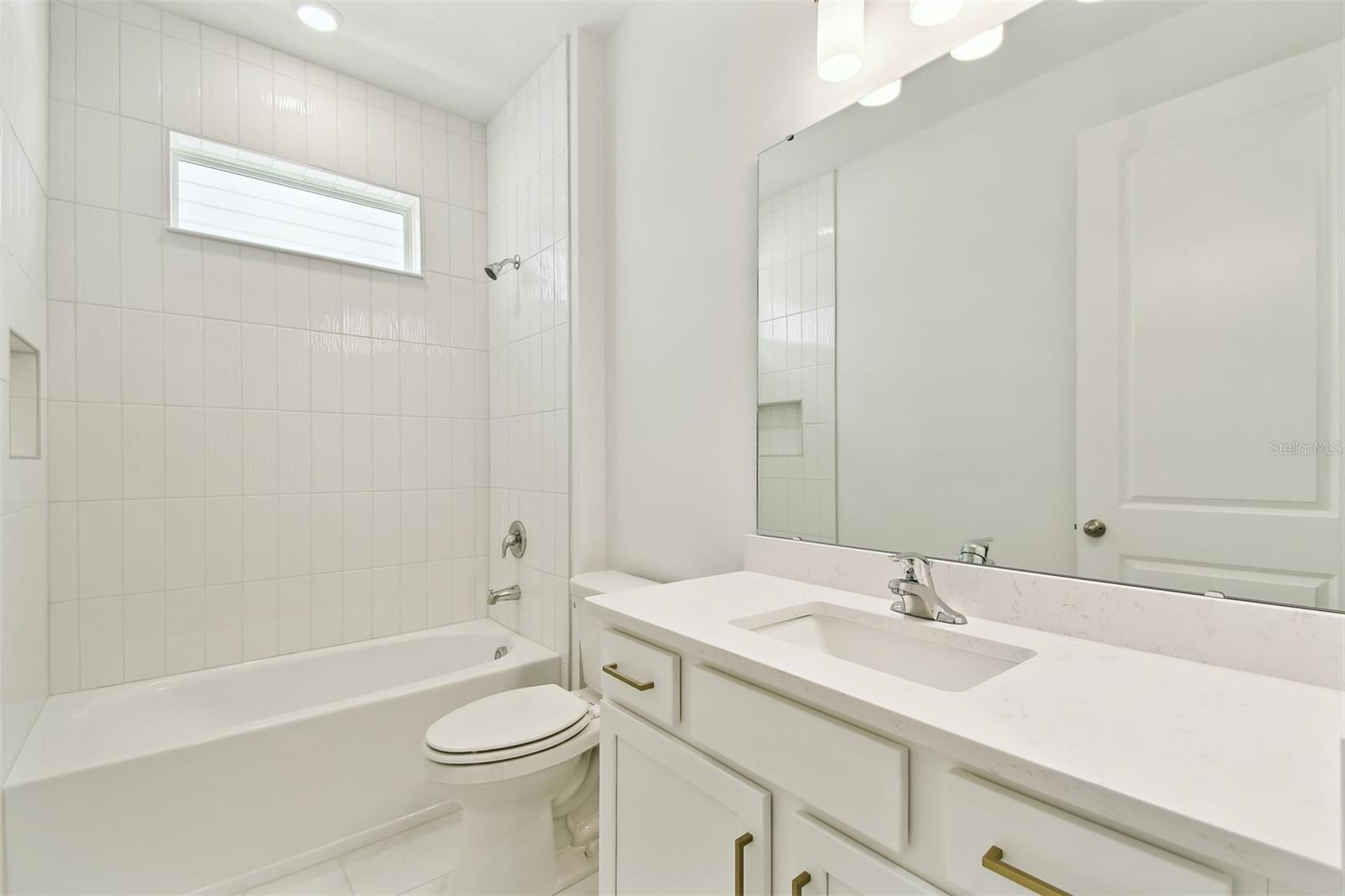 Image 28 of 37 For 16998 Cedar Valley Circle