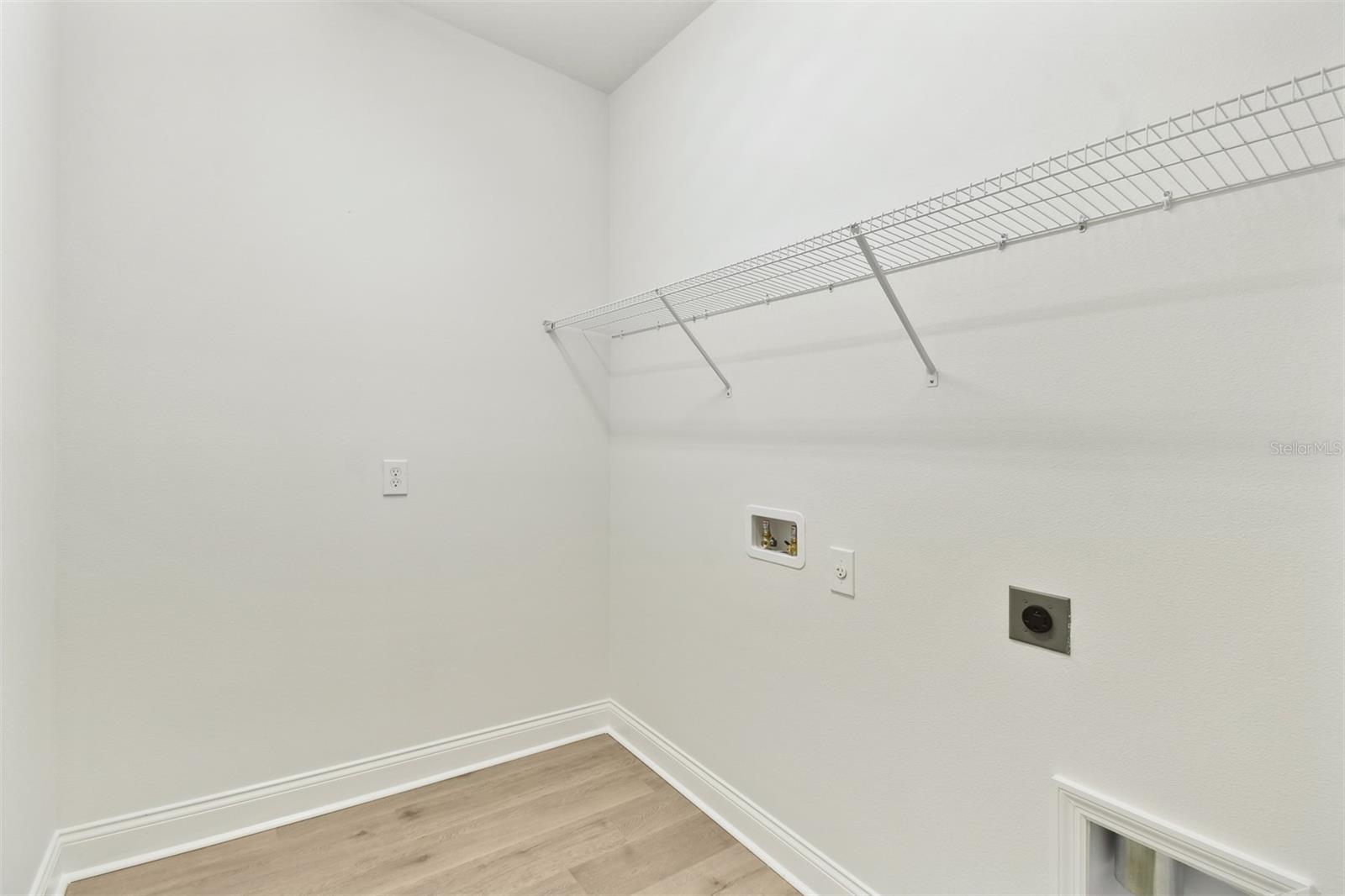 Image 32 of 37 For 16998 Cedar Valley Circle