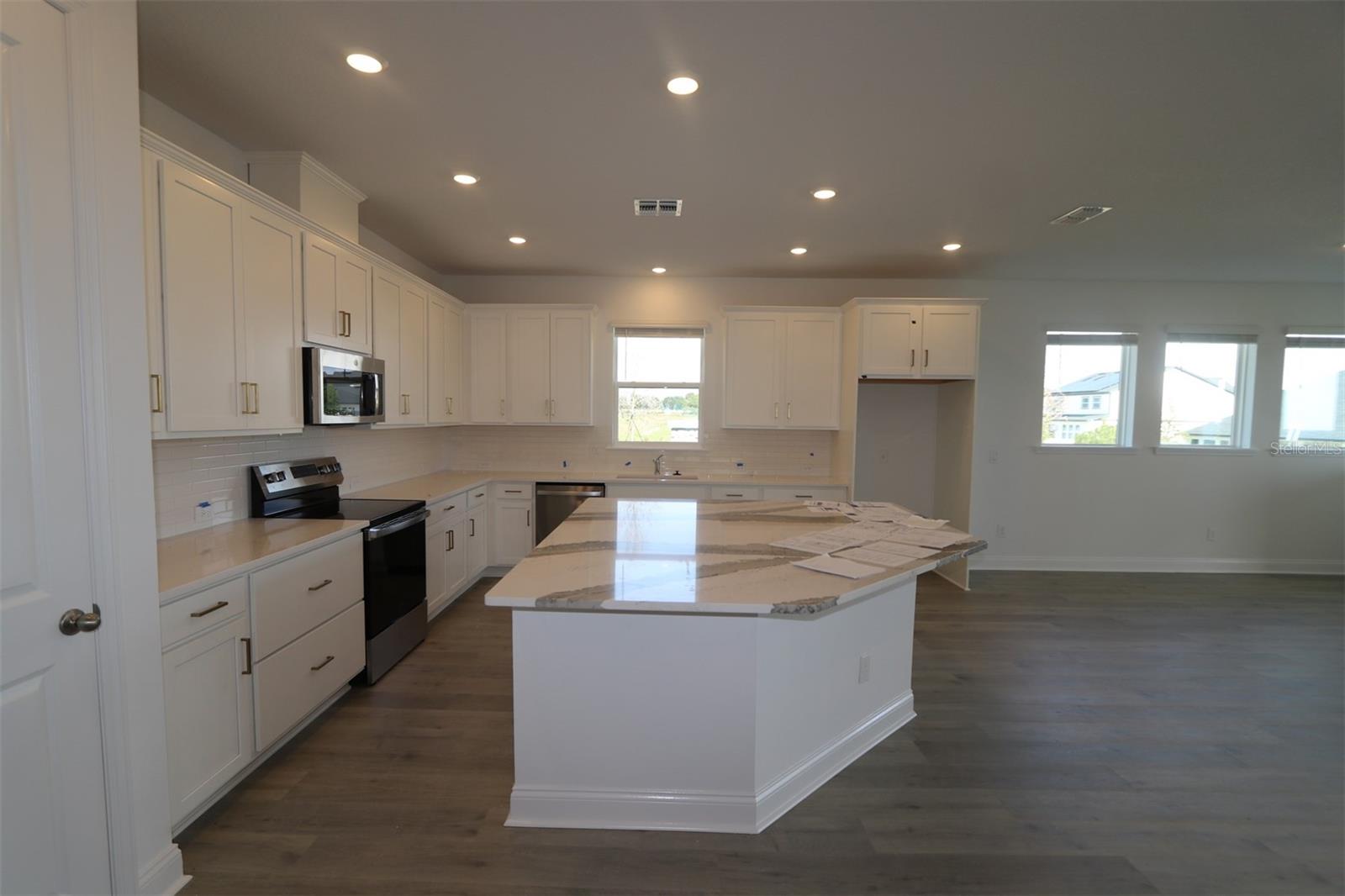 Image 5 of 37 For 16998 Cedar Valley Circle