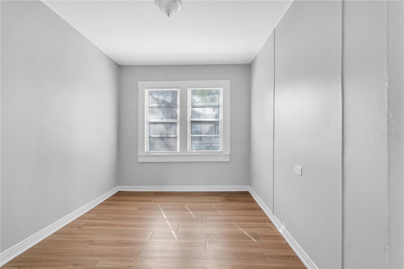 Image 17 of 27 For 3409 10th Street