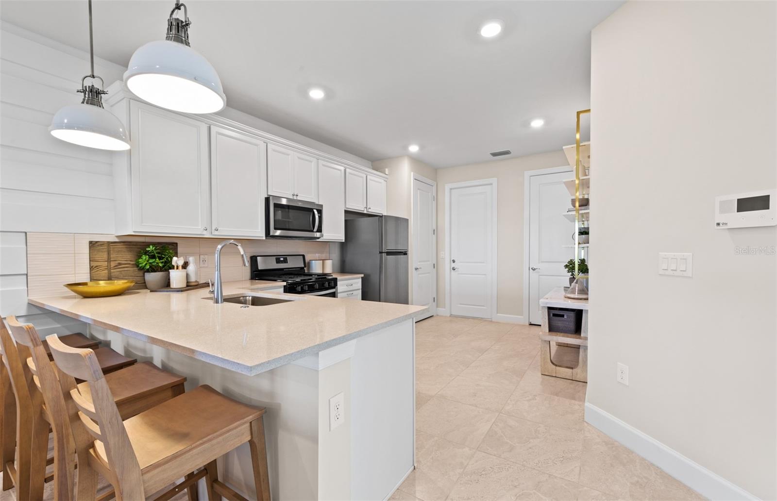 Image 10 of 39 For 27156 Capri Shores Circle