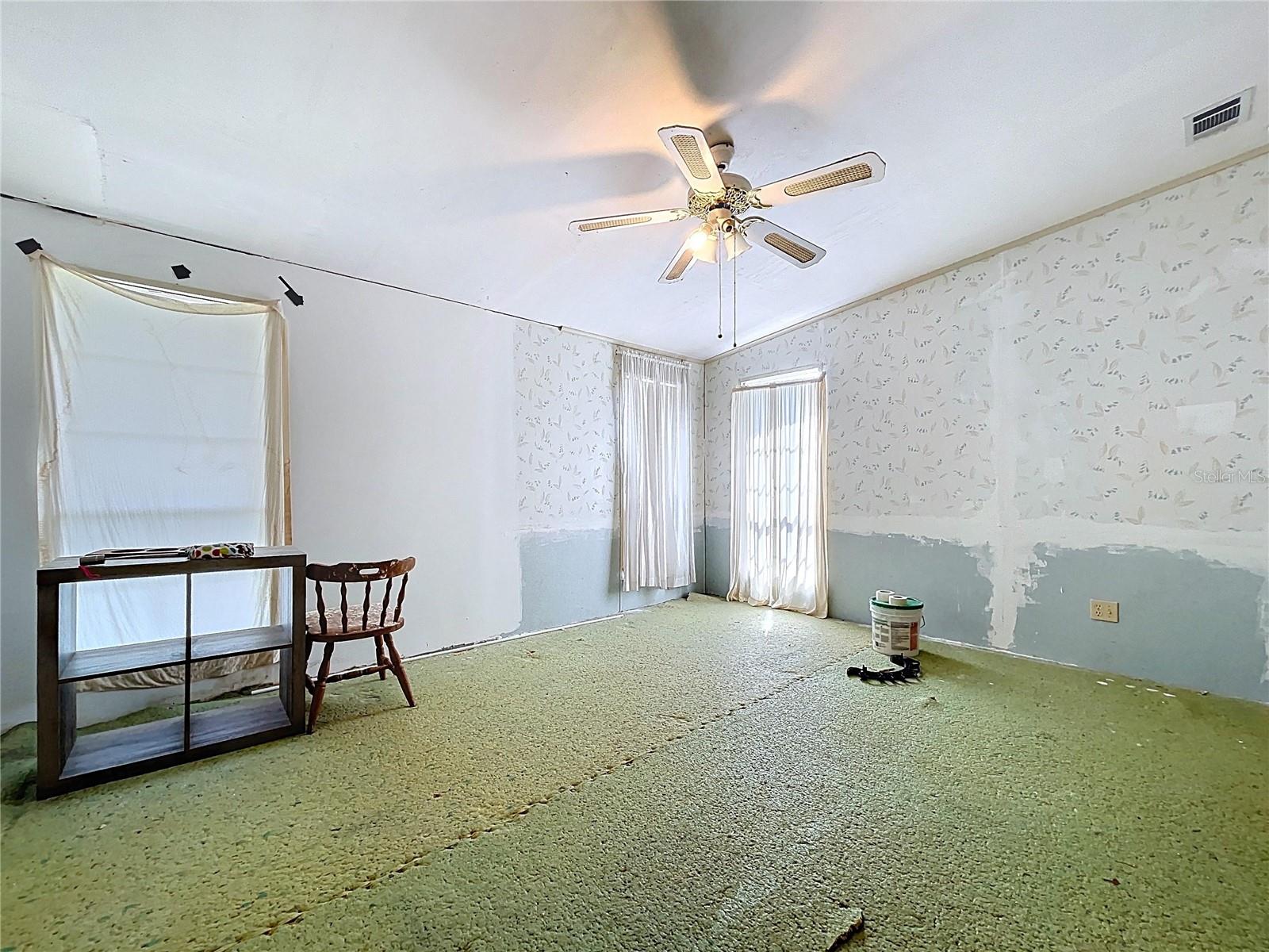 Image 21 of 45 For 1033 Oak Lane