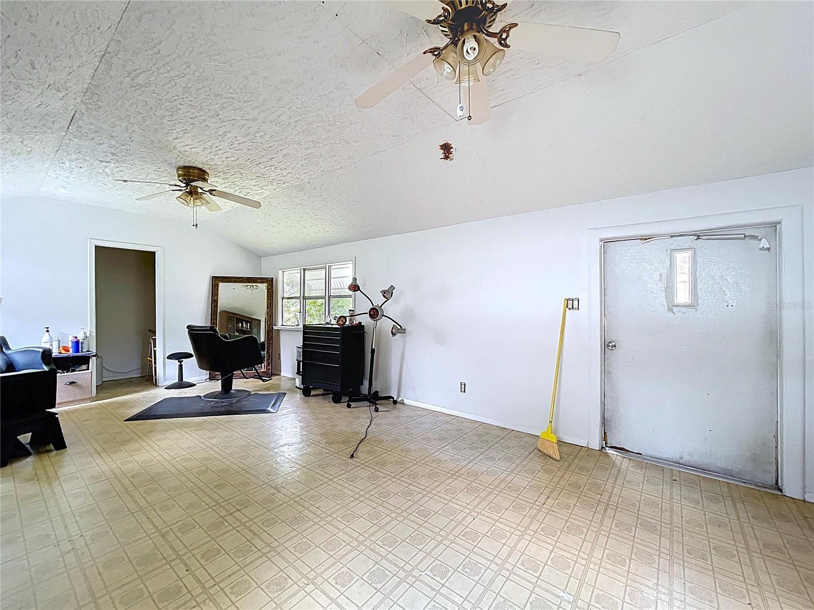 Image 37 of 45 For 1033 Oak Lane