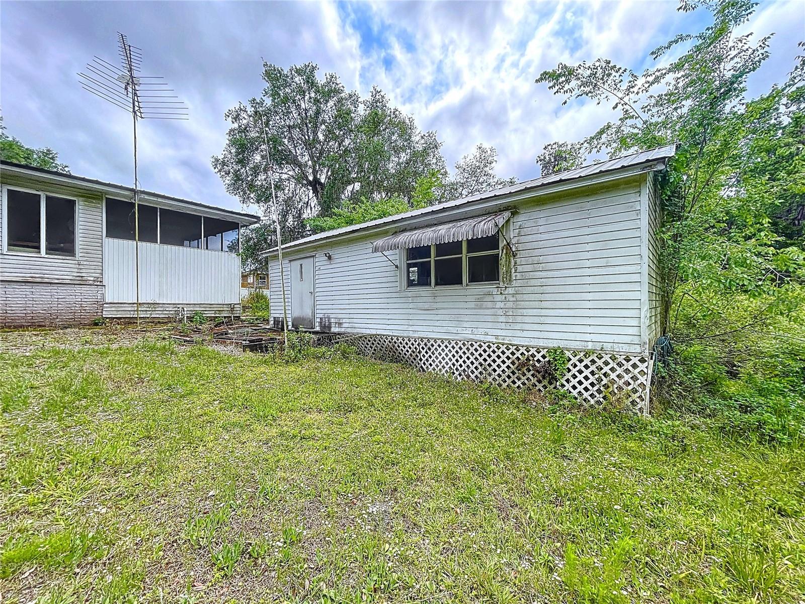 Image 8 of 45 For 1033 Oak Lane