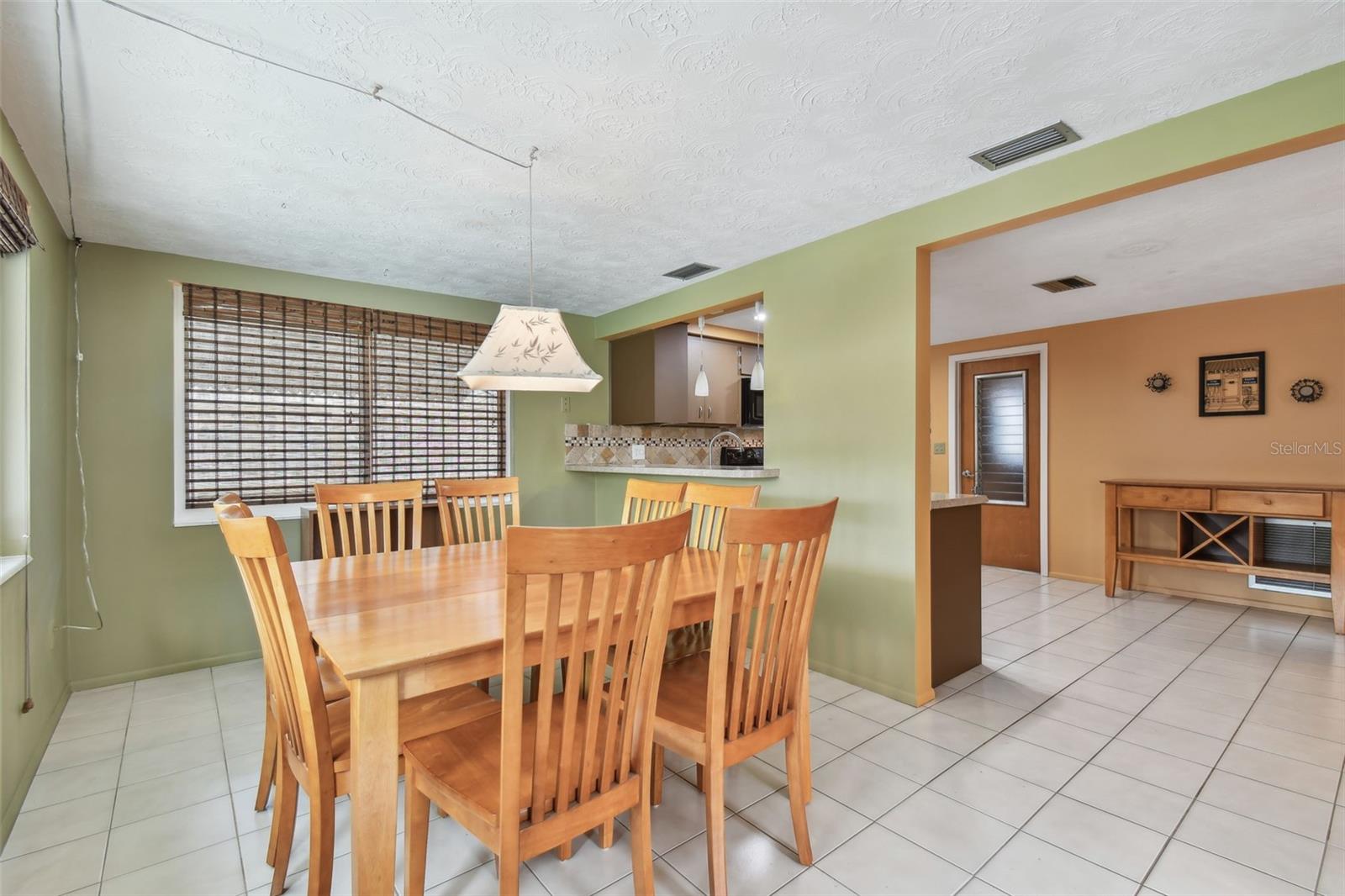 Listing photo id 21 for 3514 Truman Drive