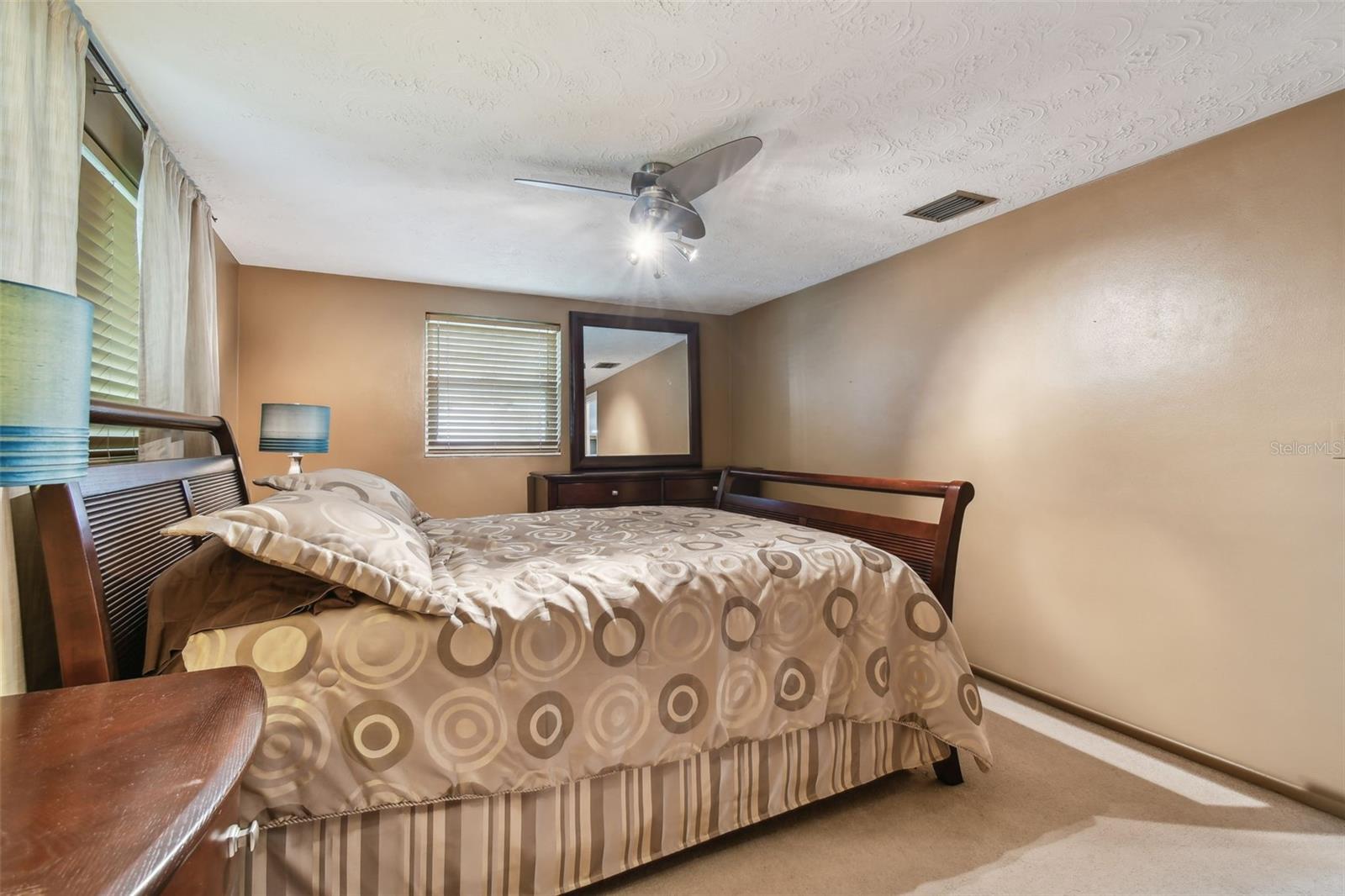 Listing photo id 23 for 3514 Truman Drive