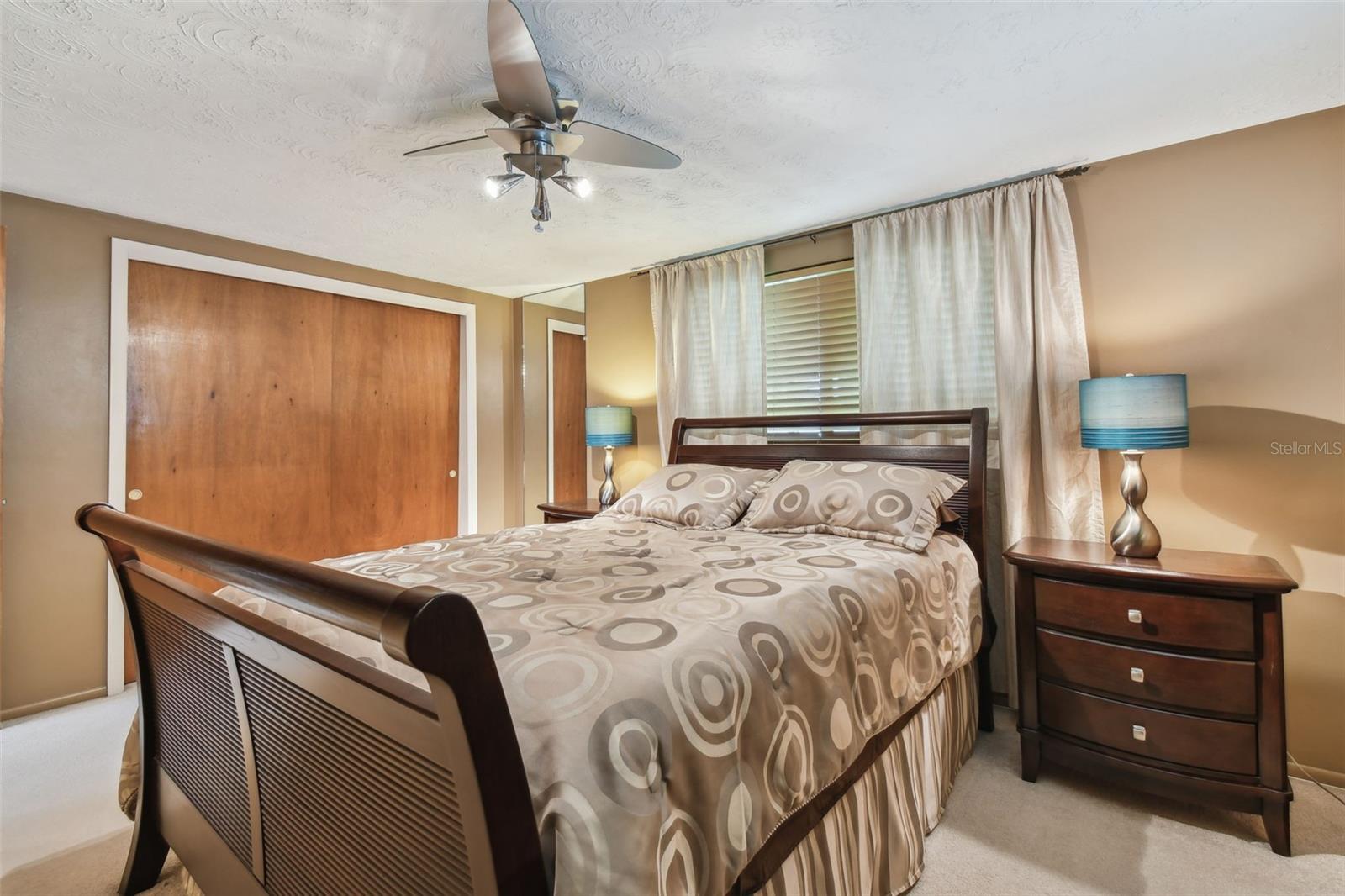 Listing photo id 24 for 3514 Truman Drive