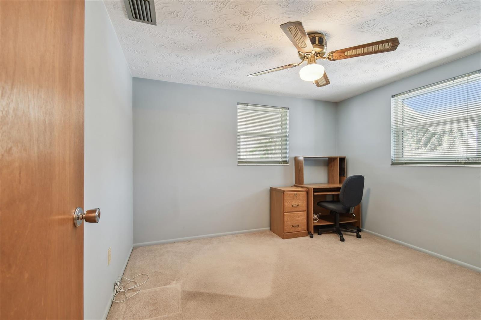Listing photo id 29 for 3514 Truman Drive