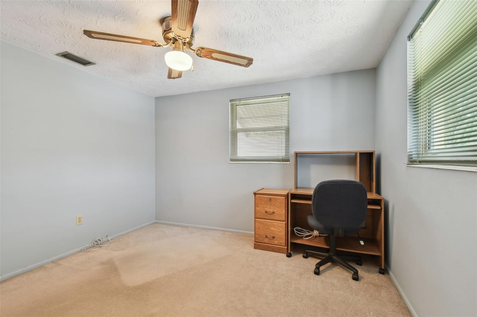 Listing photo id 31 for 3514 Truman Drive