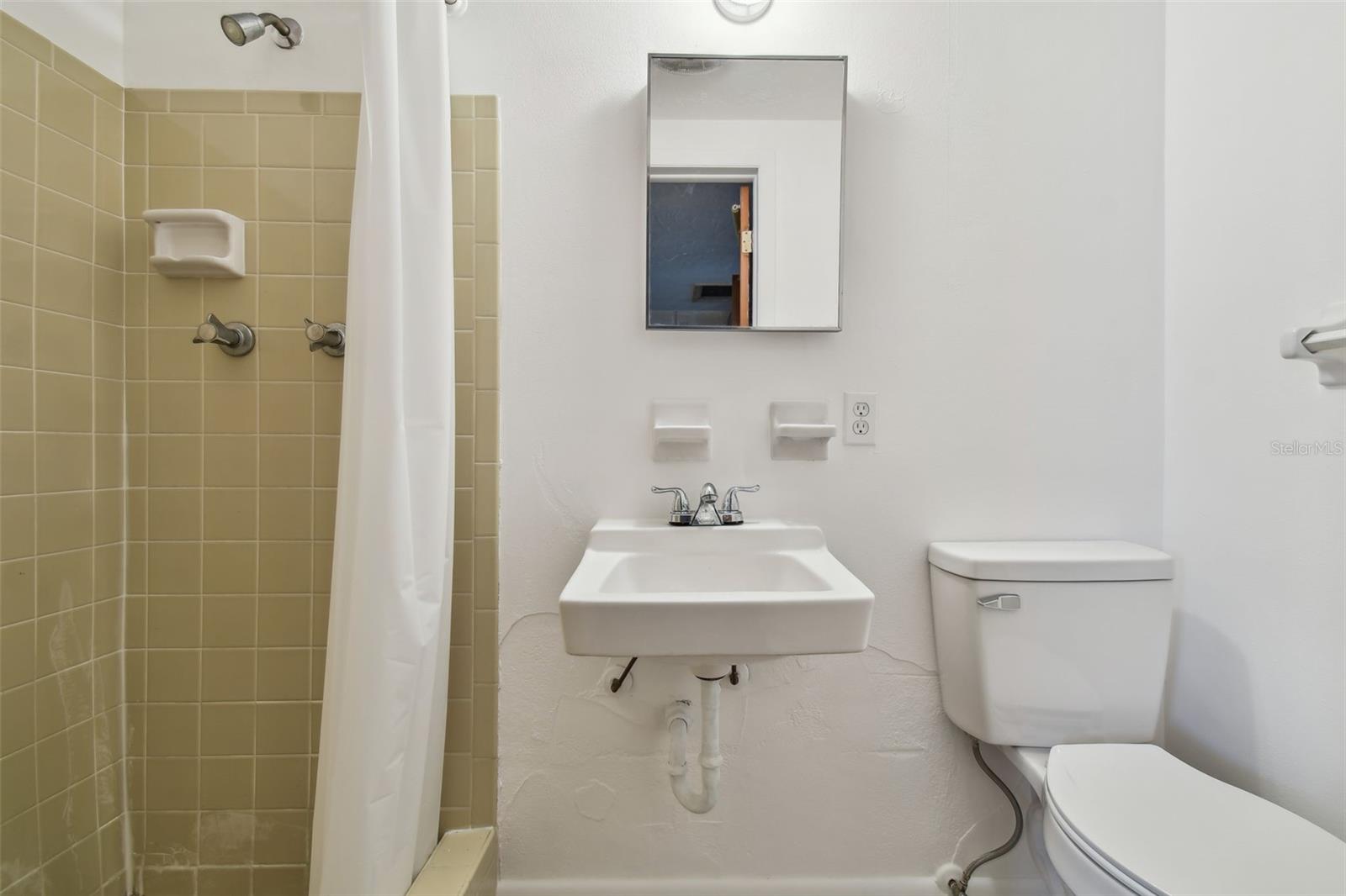 Listing photo id 45 for 3514 Truman Drive