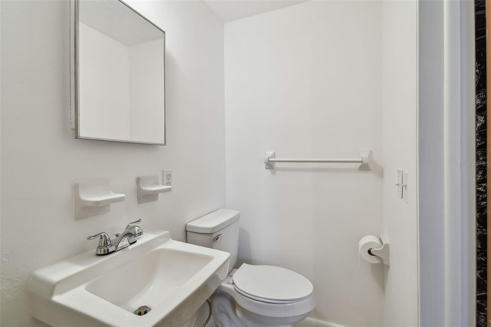 Listing photo id 47 for 3514 Truman Drive