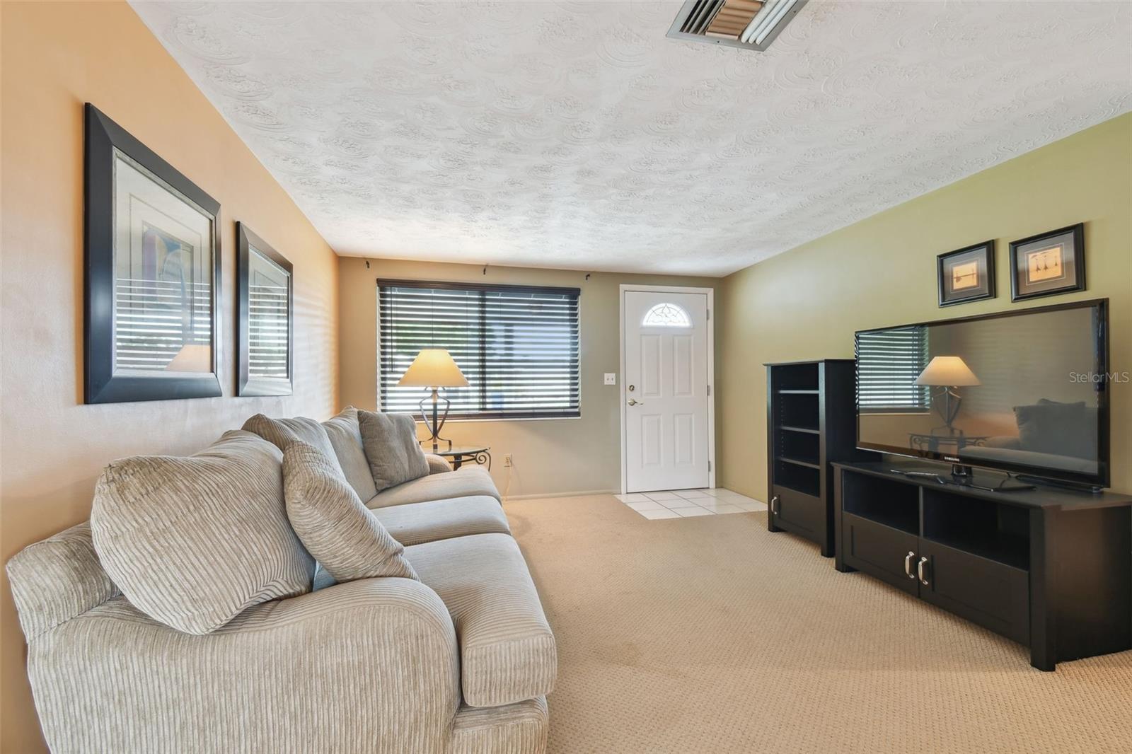 Listing photo id 7 for 3514 Truman Drive
