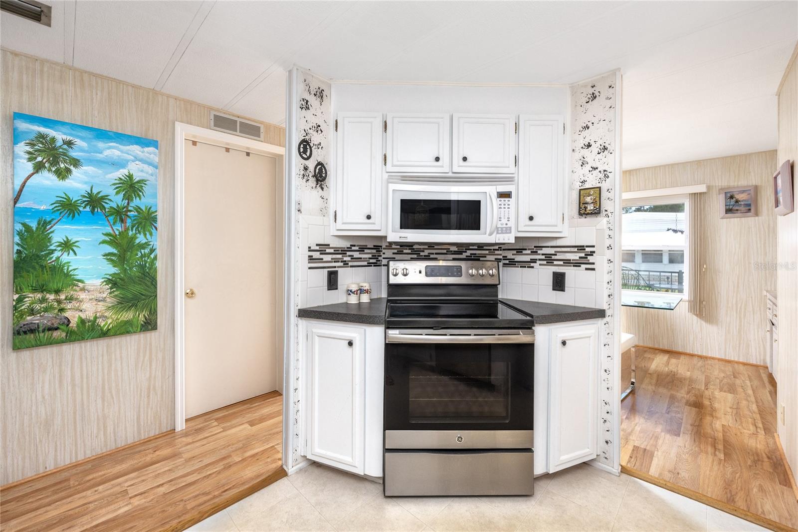 Image 10 of 44 For 701 Sugar Palm Street