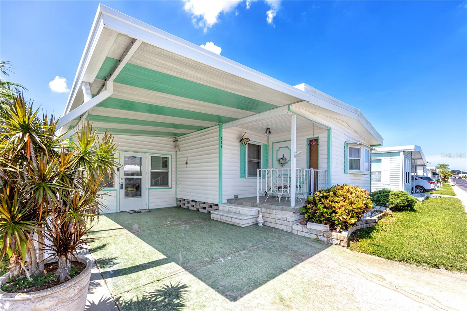 Image 27 of 44 For 701 Sugar Palm Street