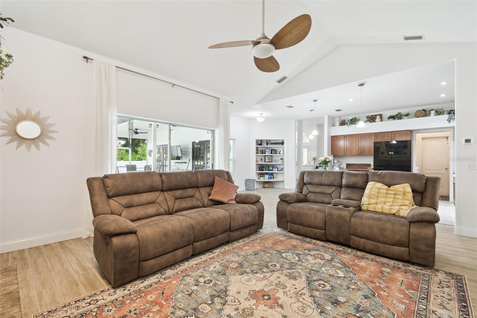 Image 21 of 76 For 1727 Woodpond Way