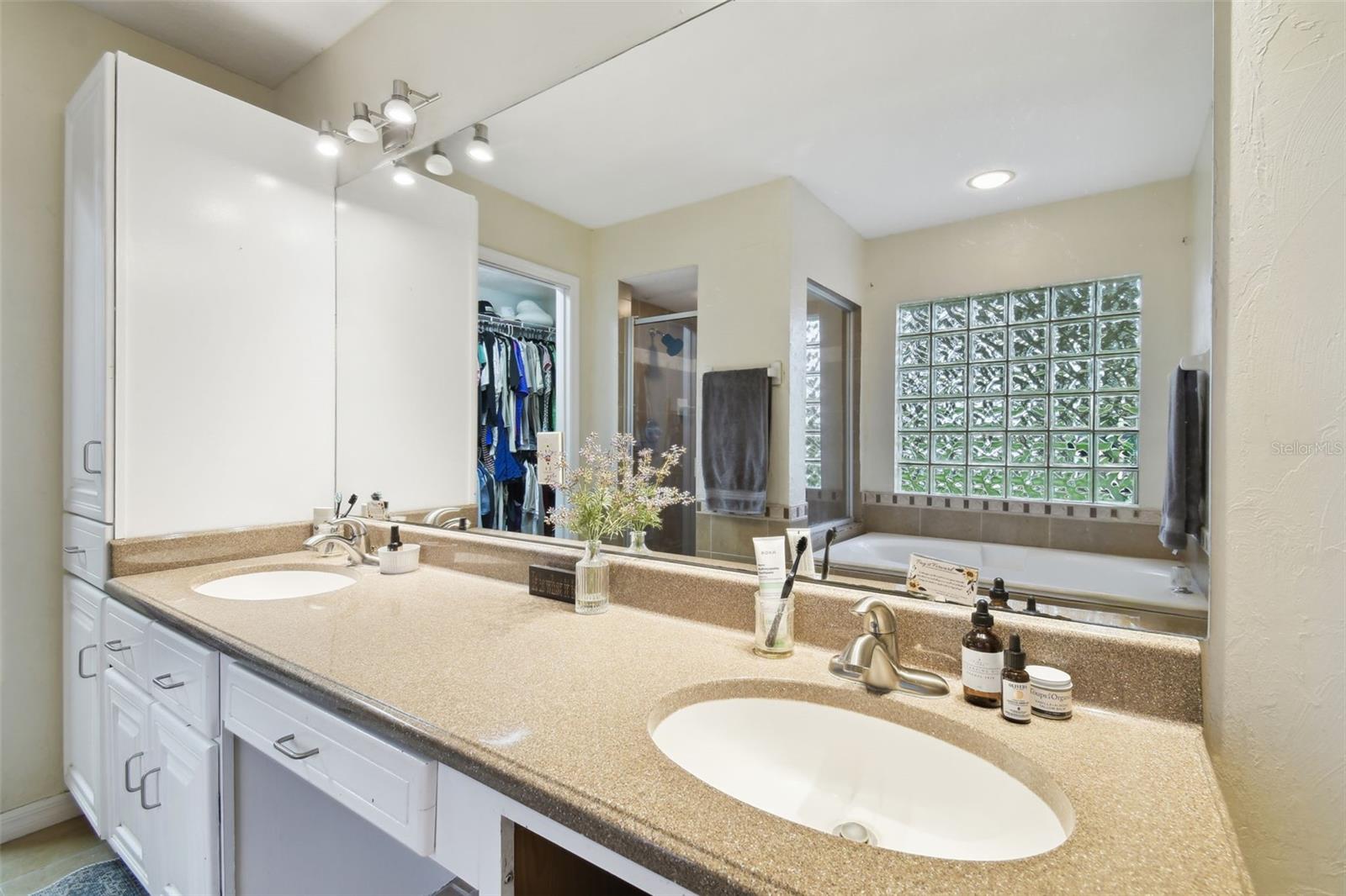 Image 34 of 76 For 1727 Woodpond Way