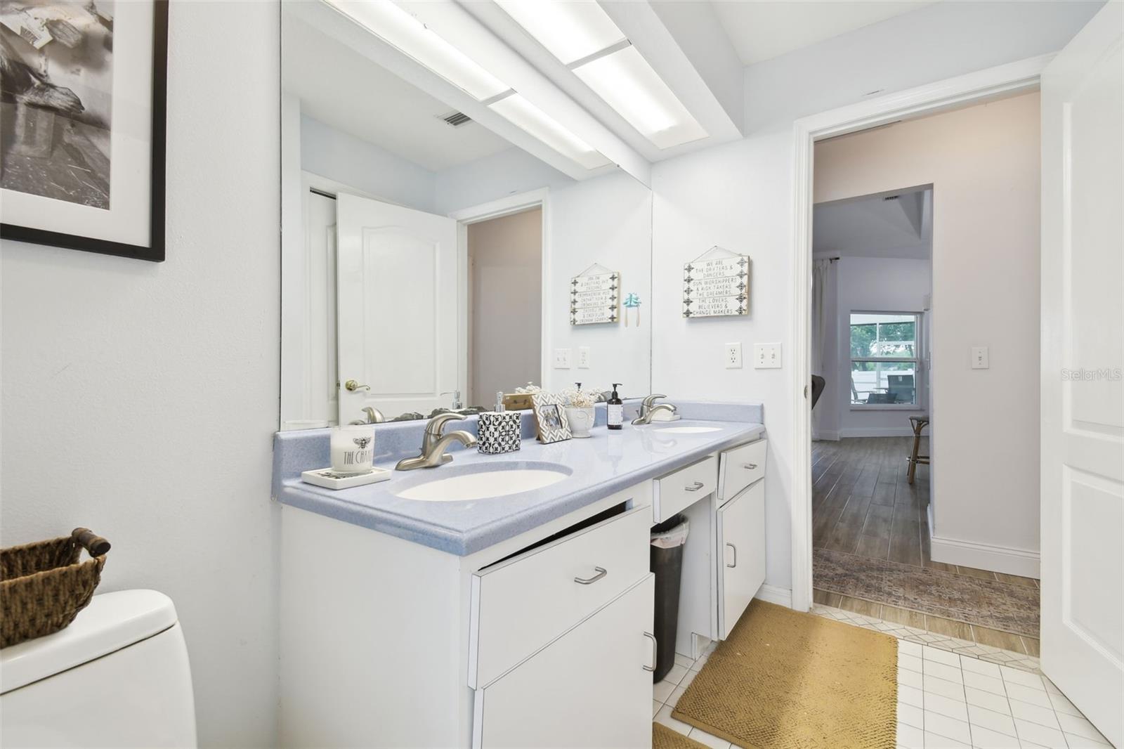 Image 43 of 76 For 1727 Woodpond Way