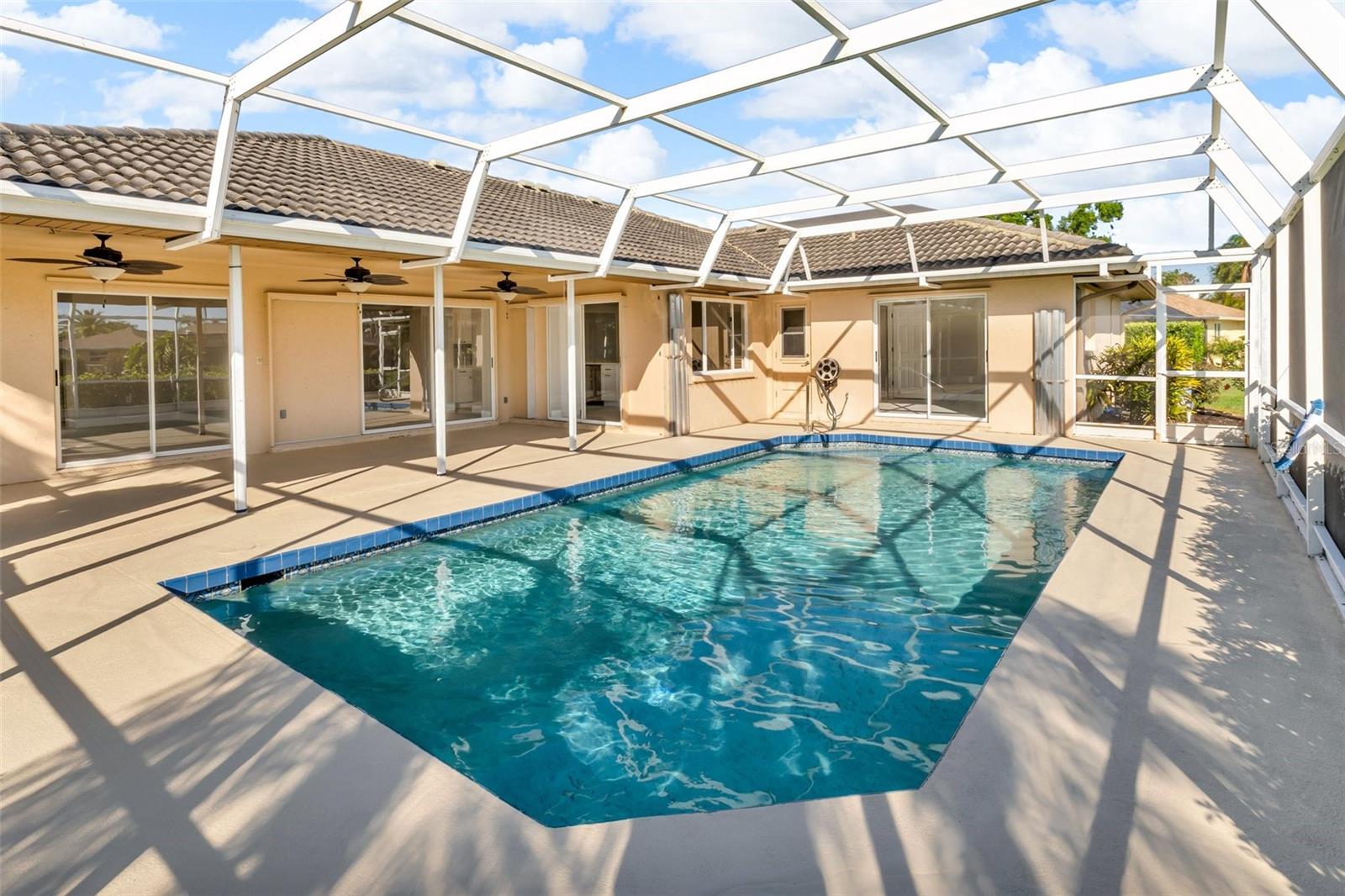 Image 24 of 32 For 6994 Country Lakes Circle