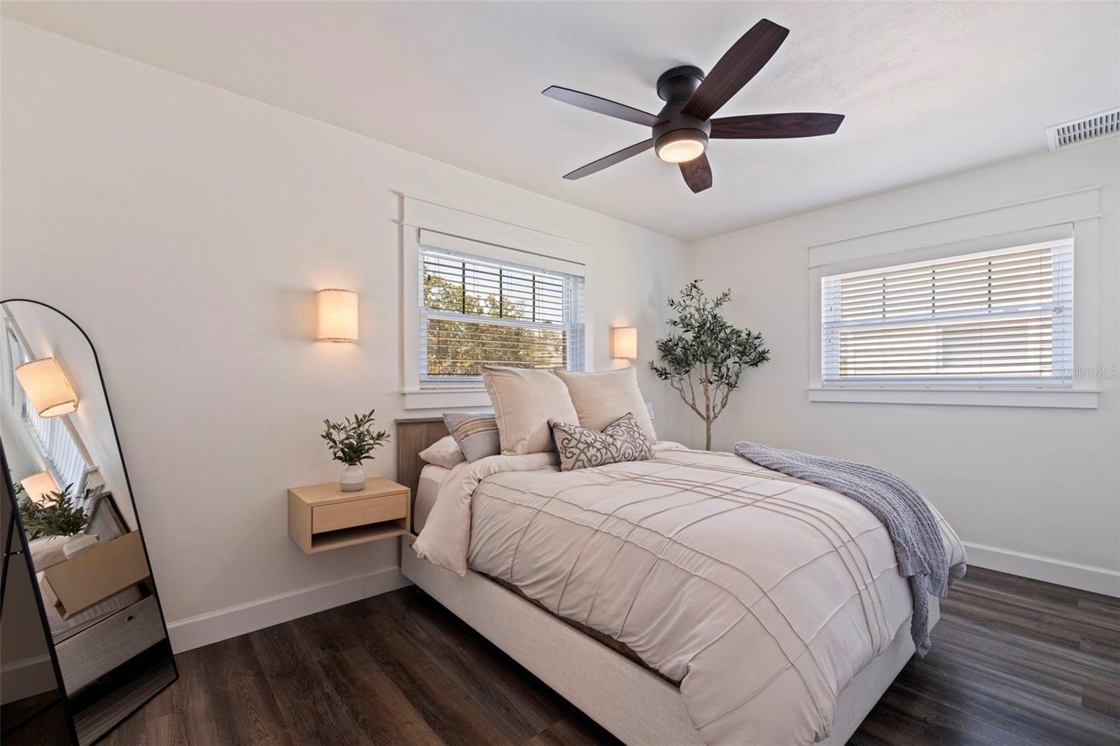 Image 11 of 41 For 1023 34th Avenue N